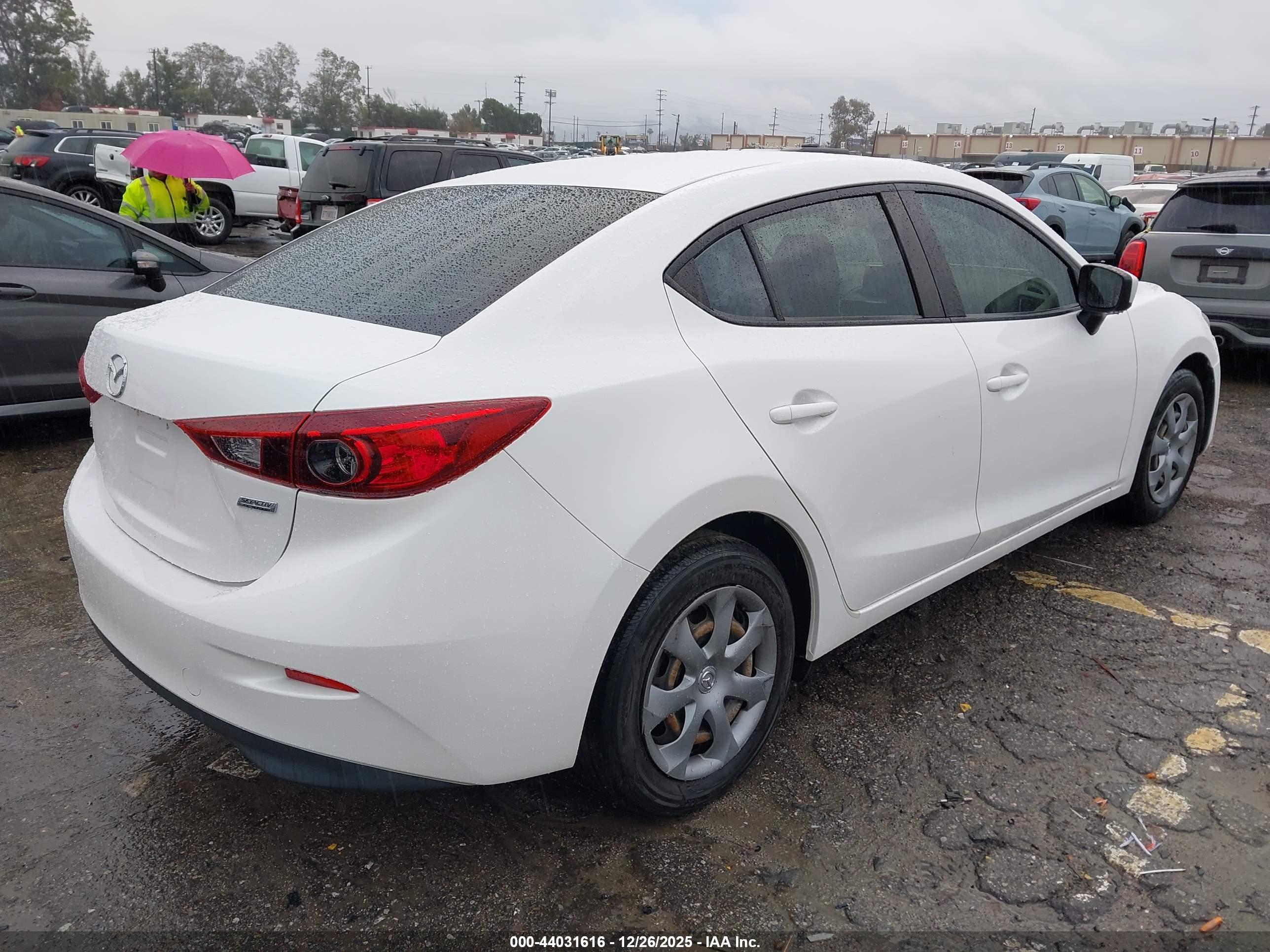 MAZDA MAZDA3 image 4