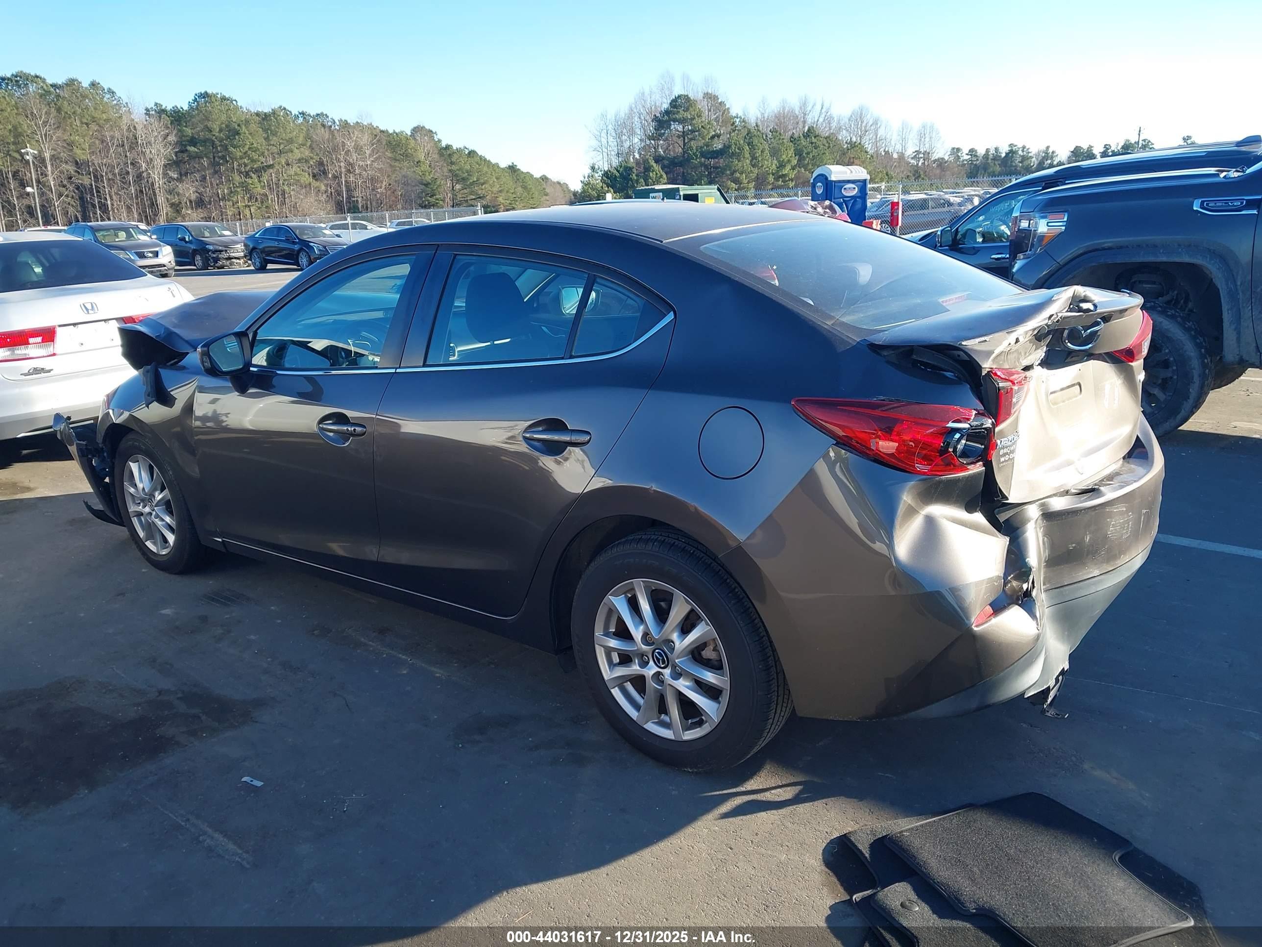 MAZDA MAZDA3 image 3