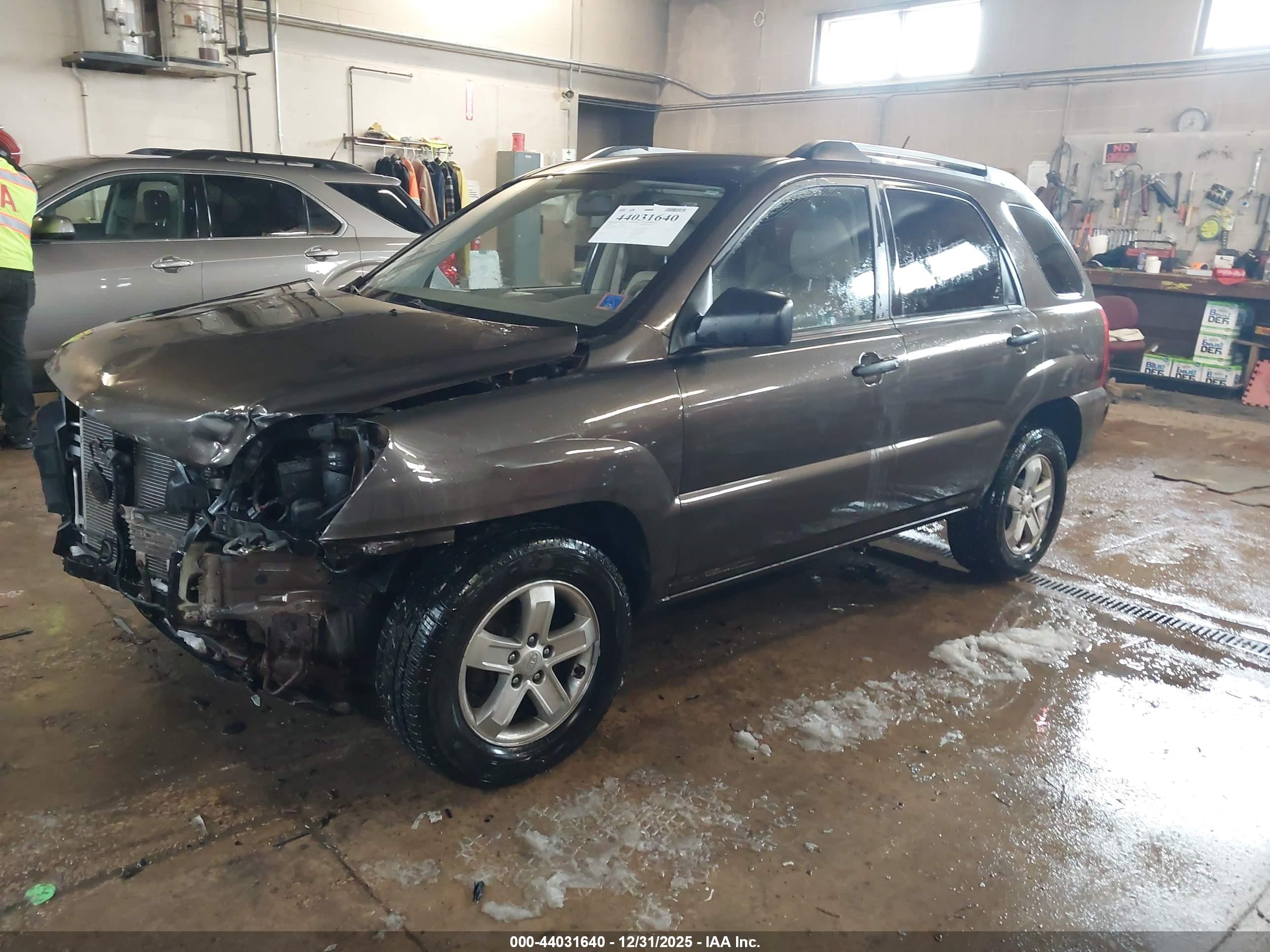 KIA SPORTAGE image 2