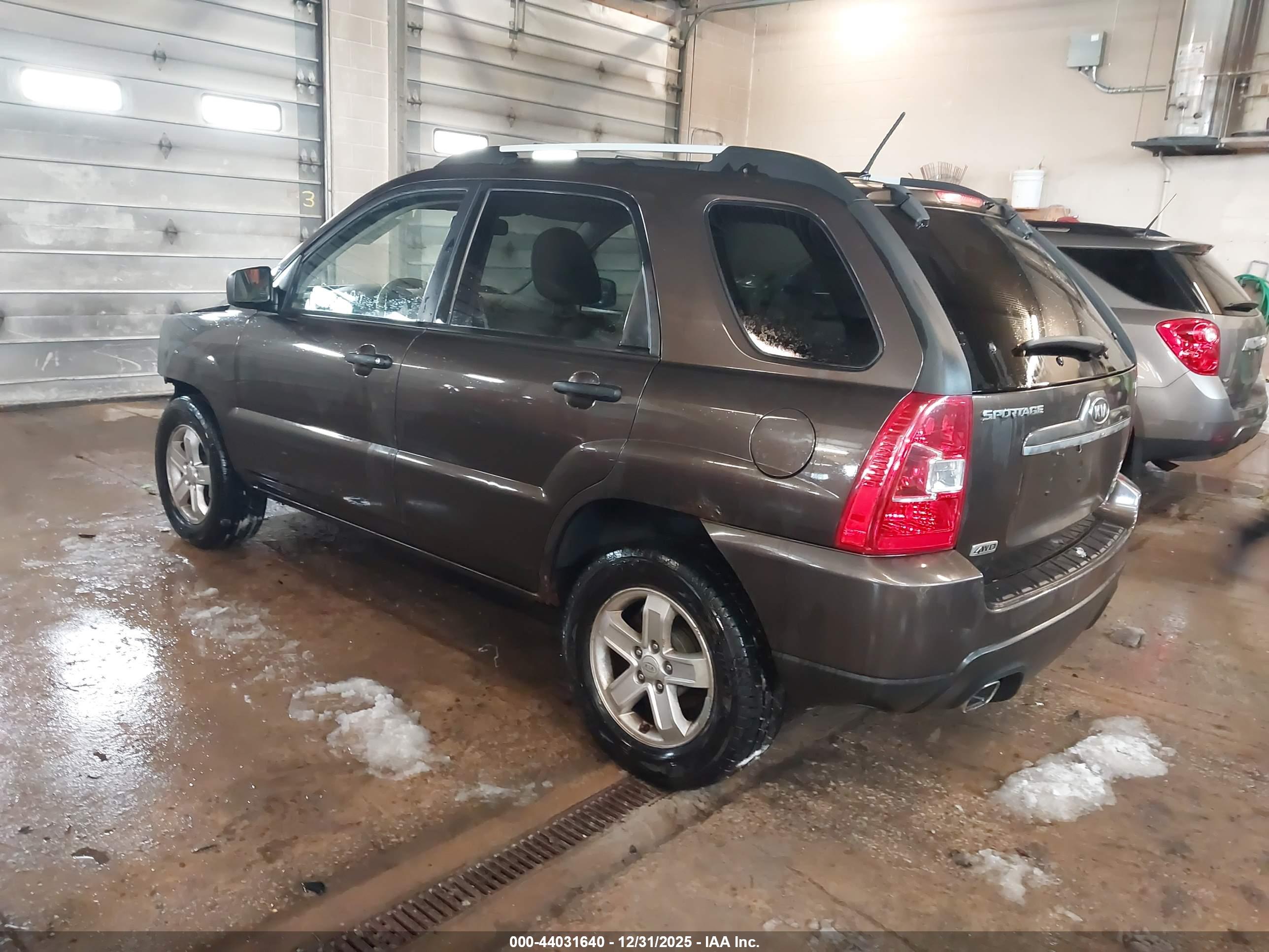 KIA SPORTAGE image 3