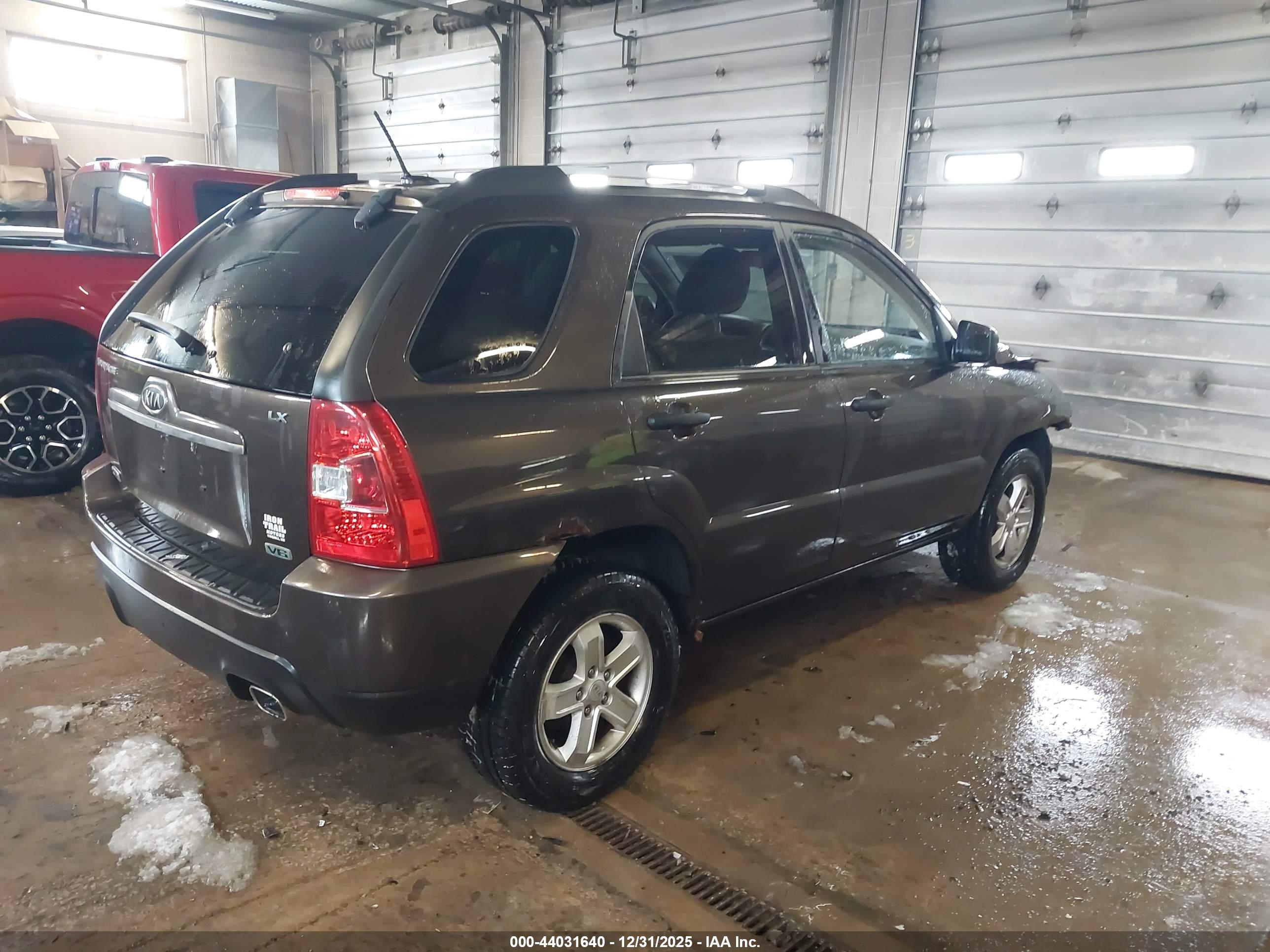 KIA SPORTAGE image 4
