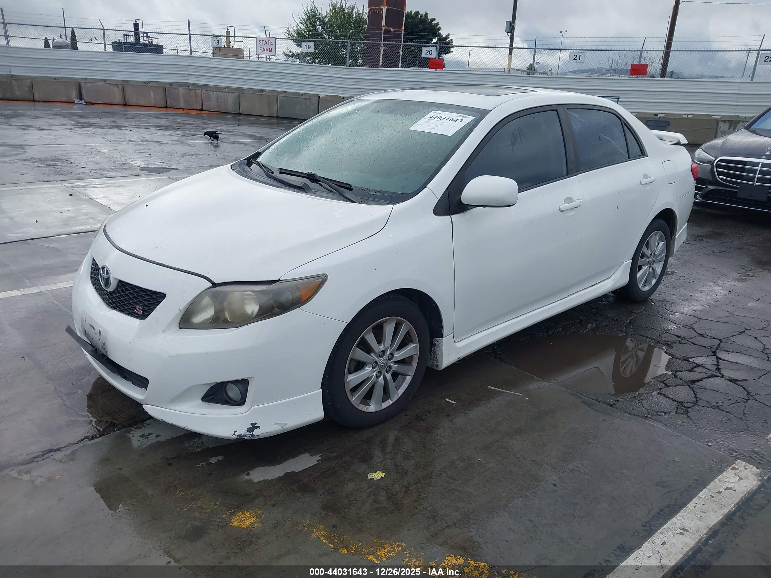 TOYOTA COROLLA image 2
