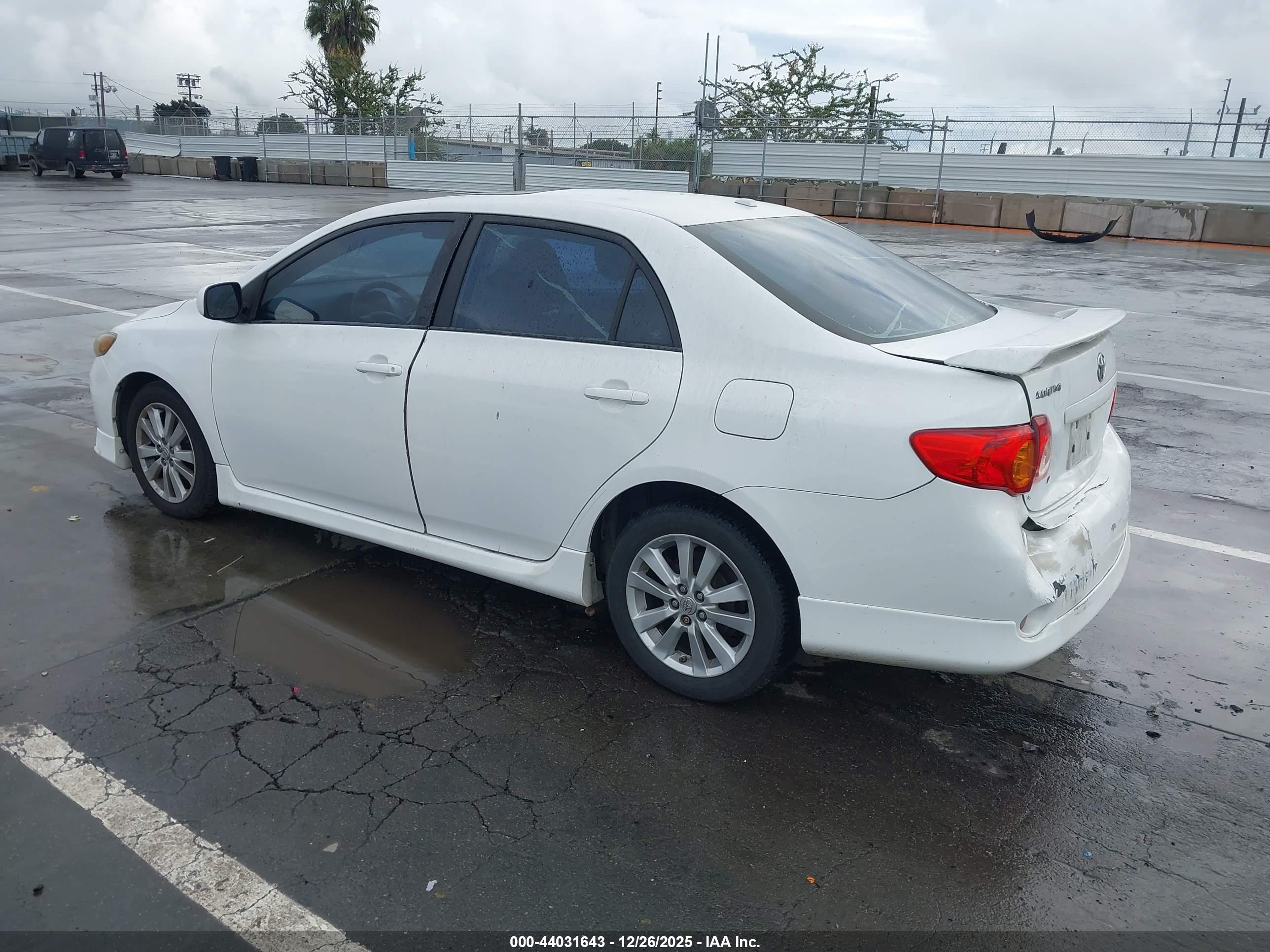 TOYOTA COROLLA image 3