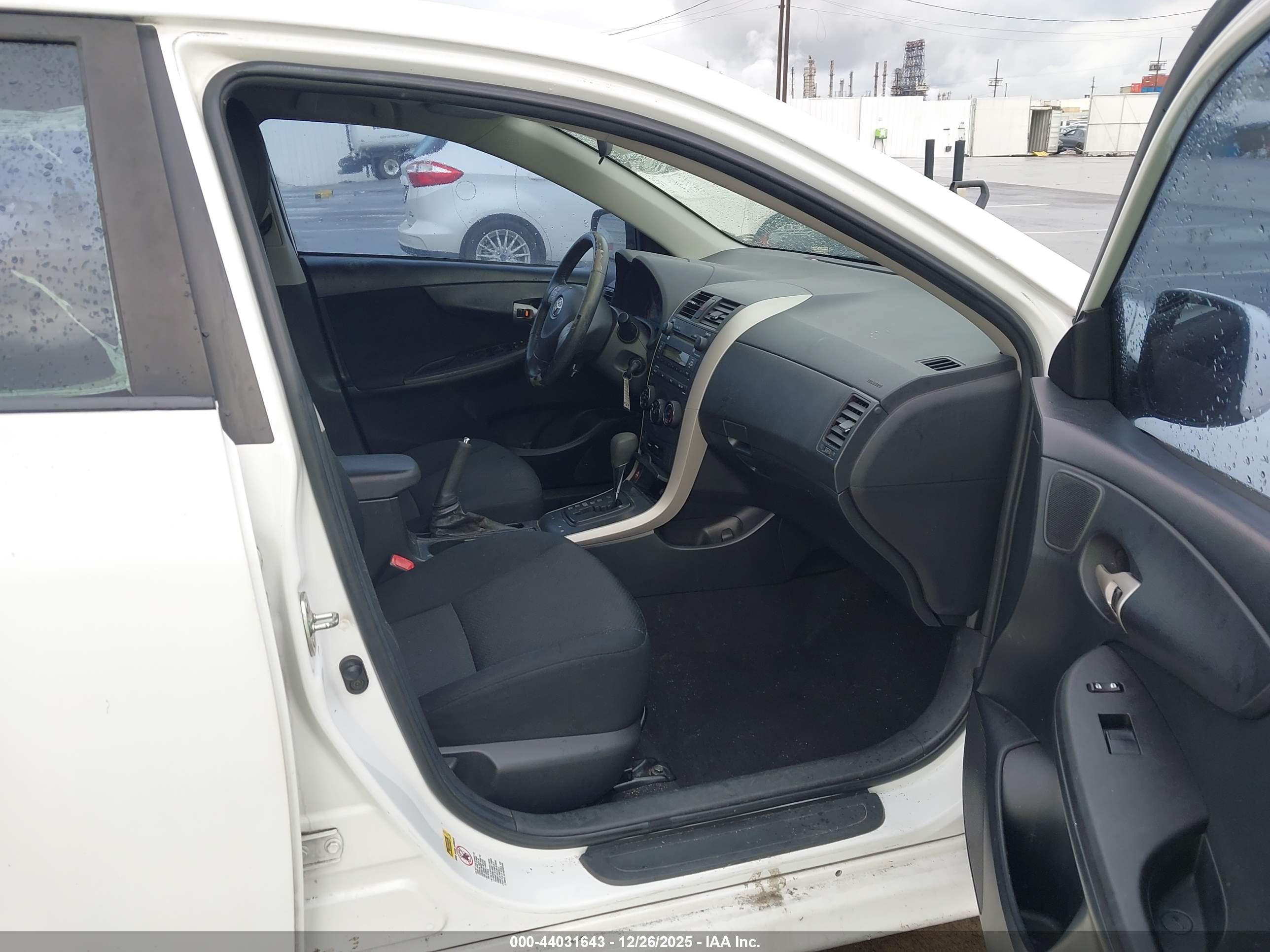 TOYOTA COROLLA image 5