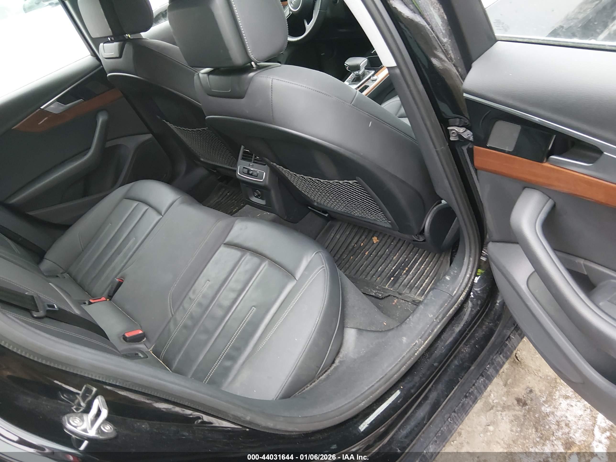 AUDI A4 image 8