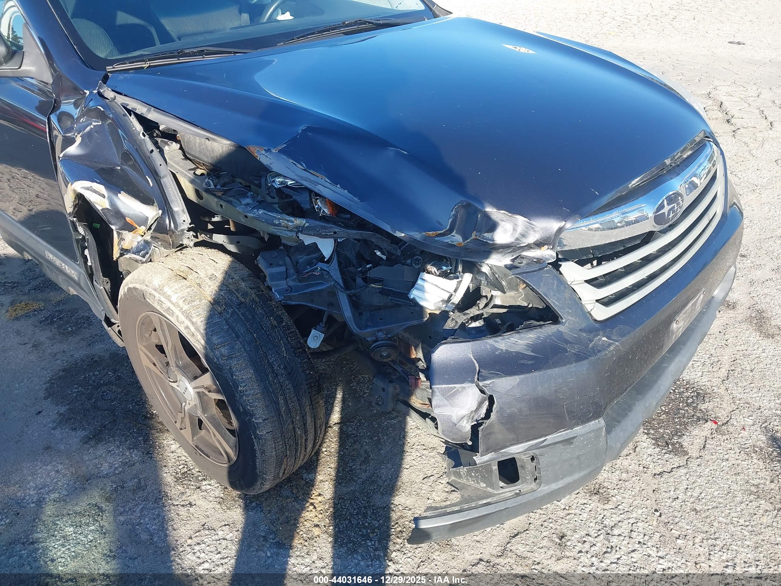SUBARU OUTBACK image 6