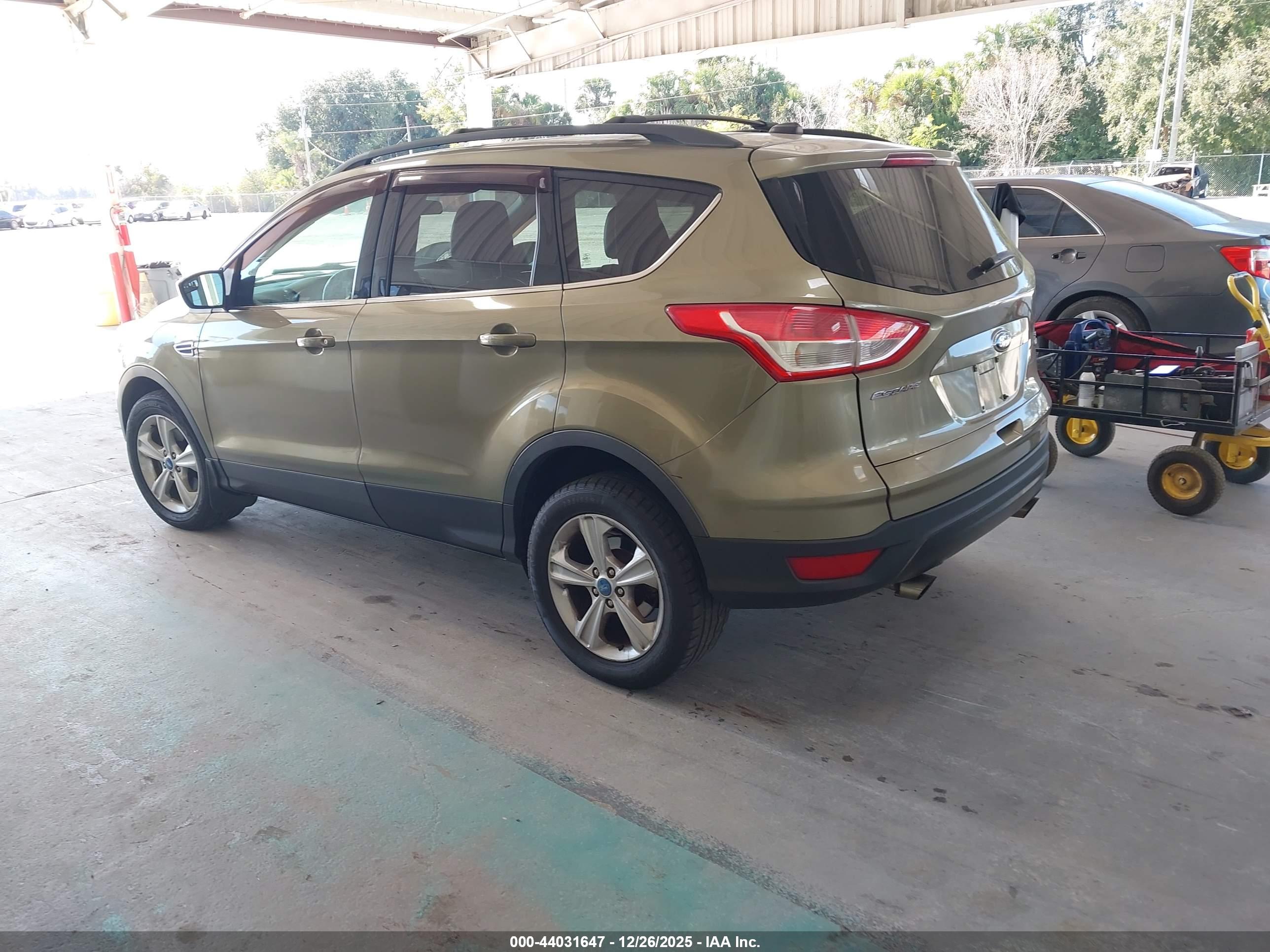 FORD ESCAPE image 3