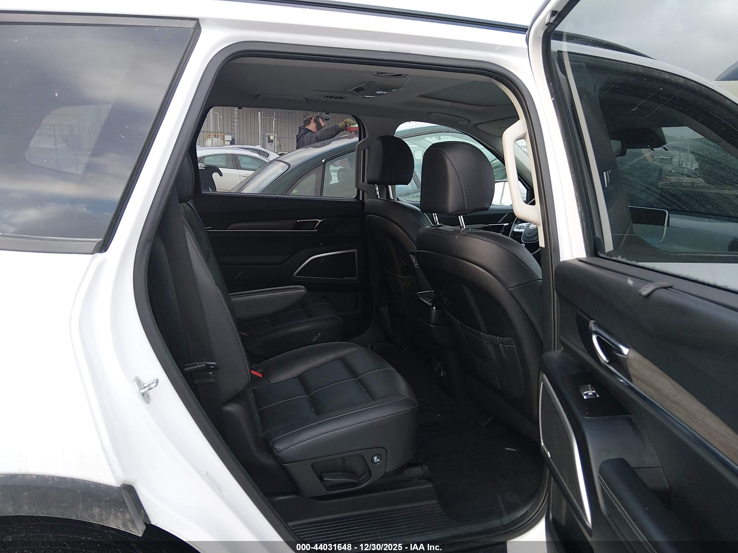 KIA TELLURIDE image 8