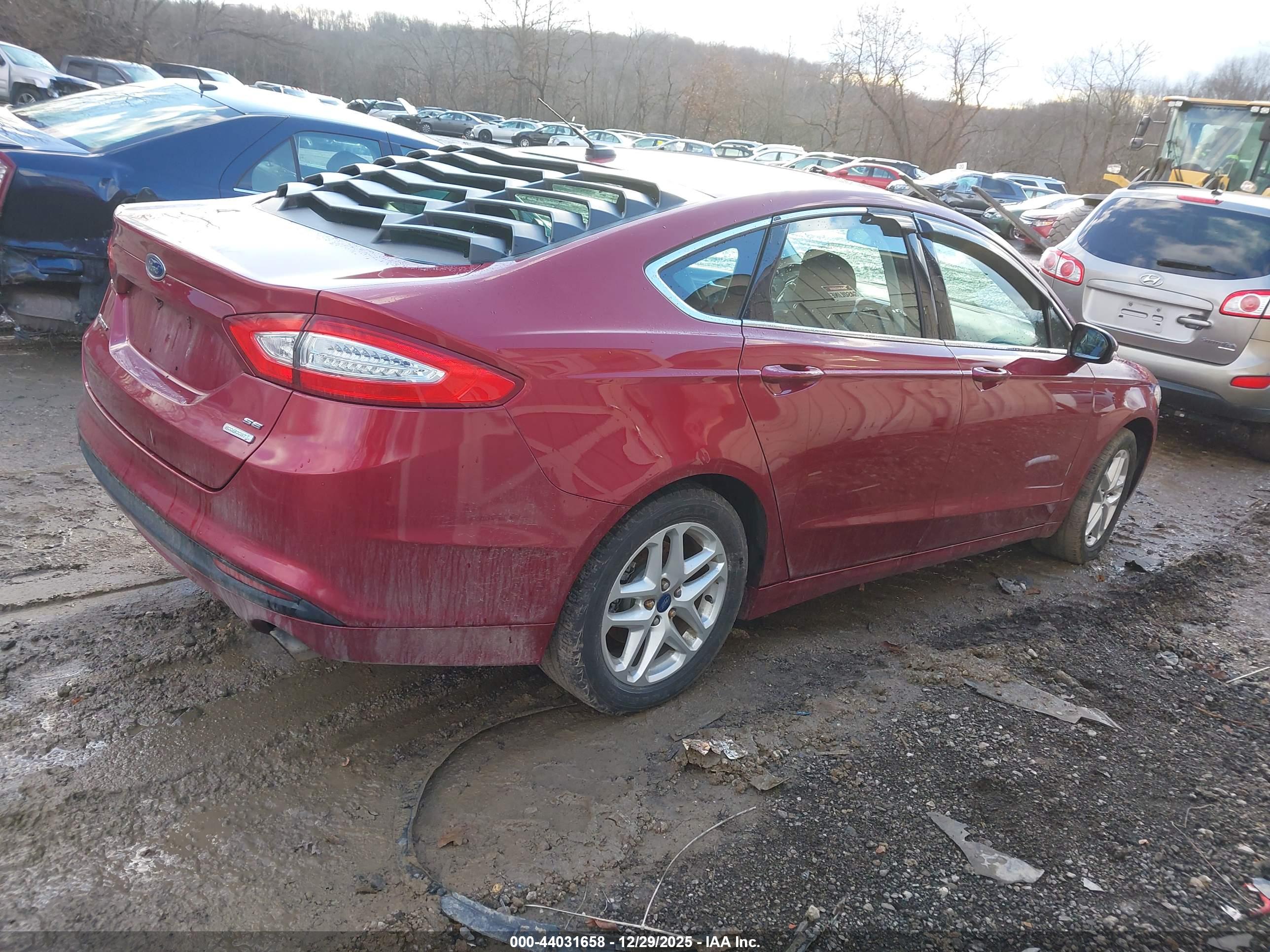 FORD FUSION image 4