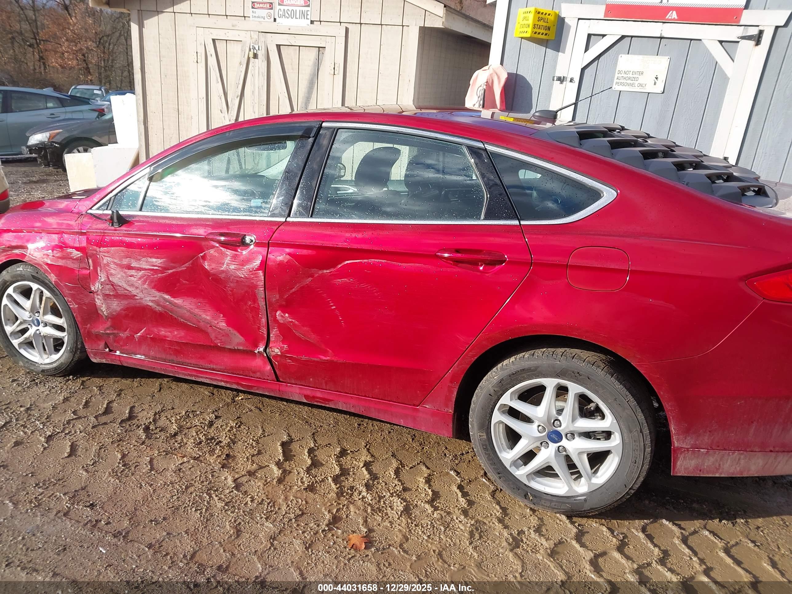 FORD FUSION image 6