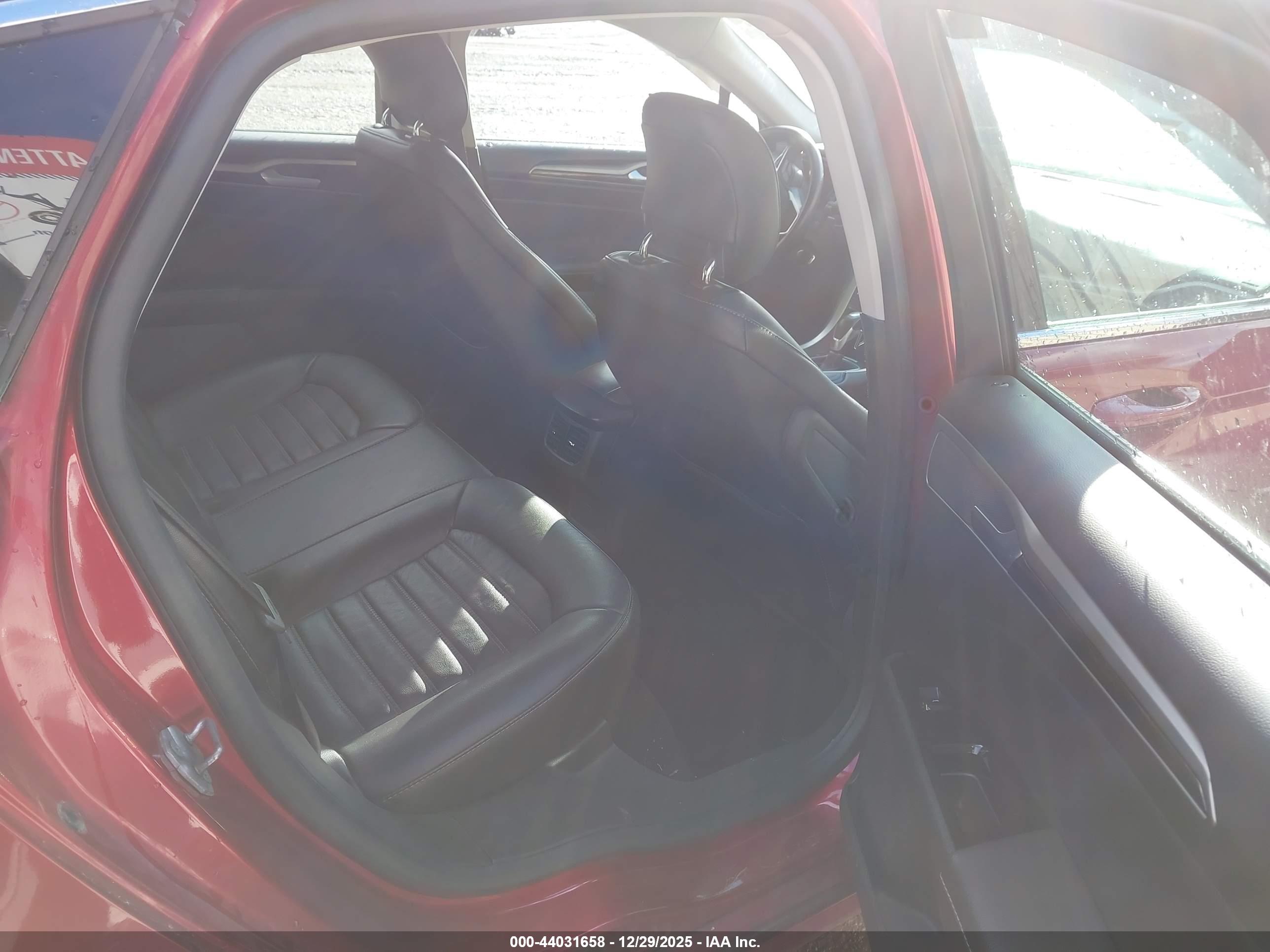 FORD FUSION image 8