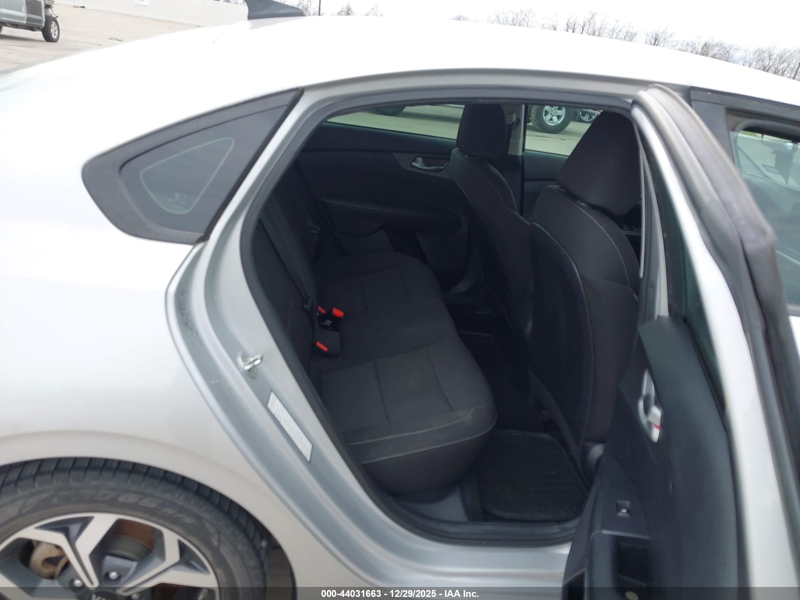 KIA FORTE image 8