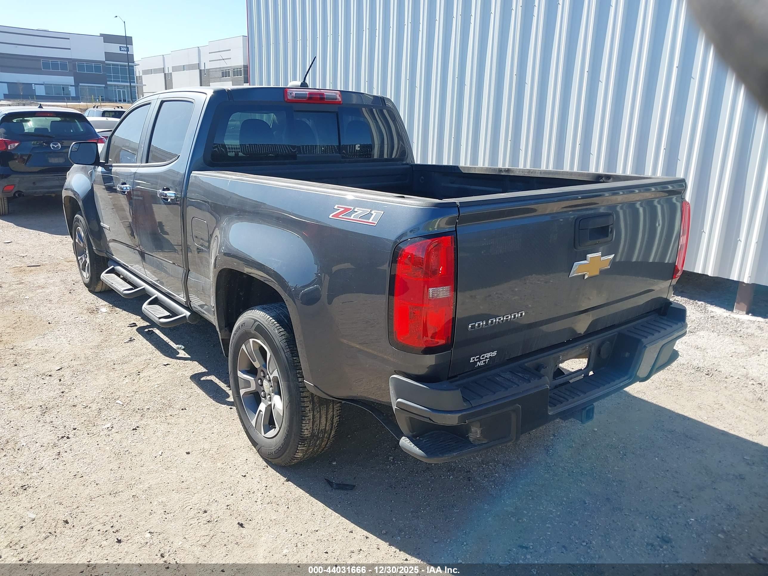 CHEVROLET COLORADO image 3