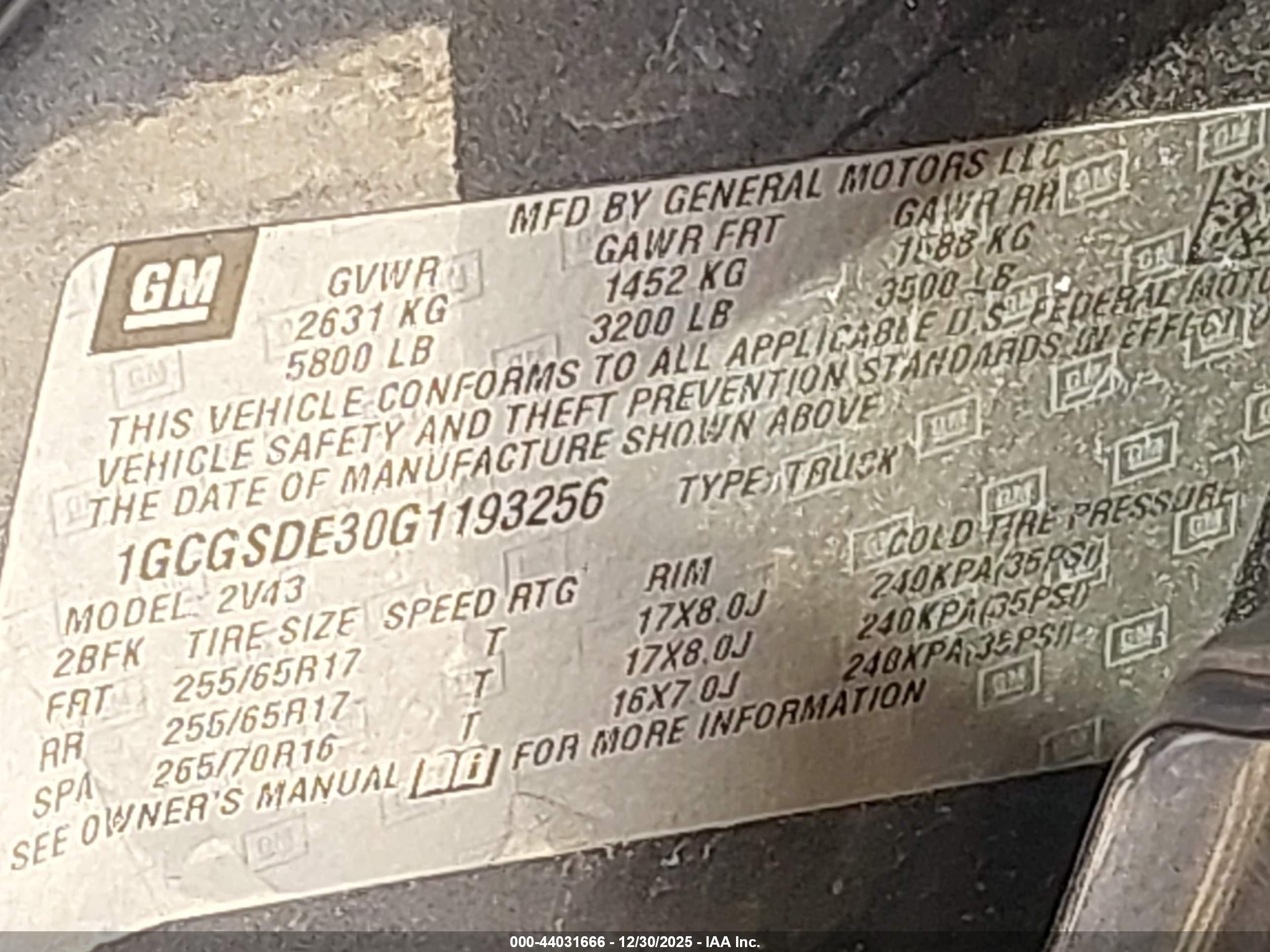 CHEVROLET COLORADO image 9