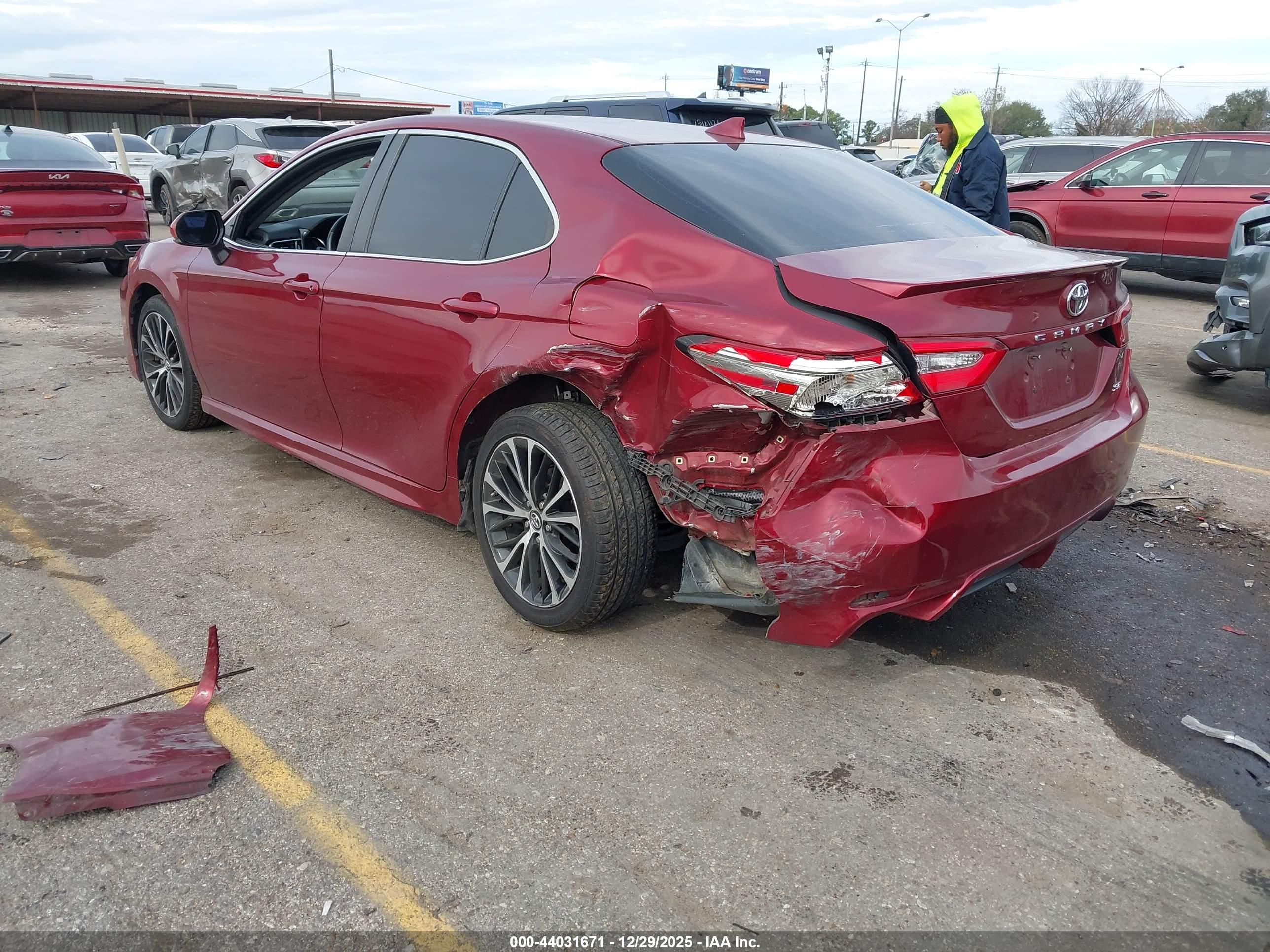 TOYOTA CAMRY image 3
