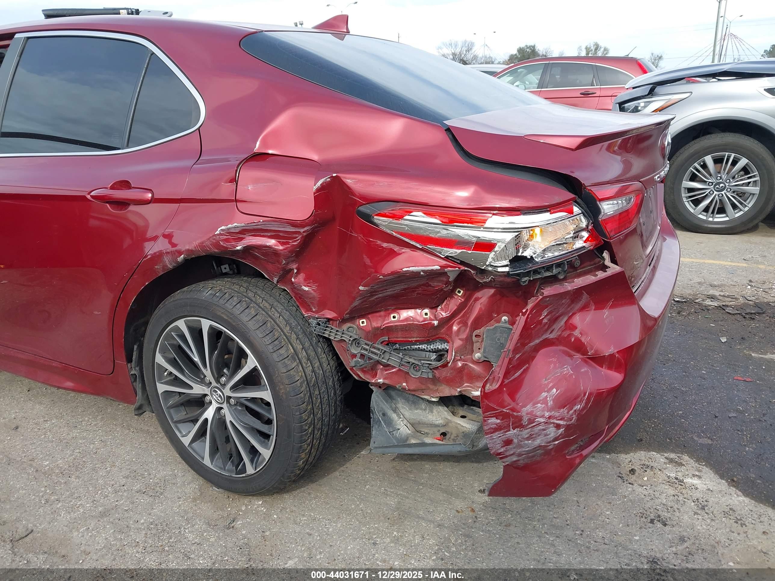 TOYOTA CAMRY image 6
