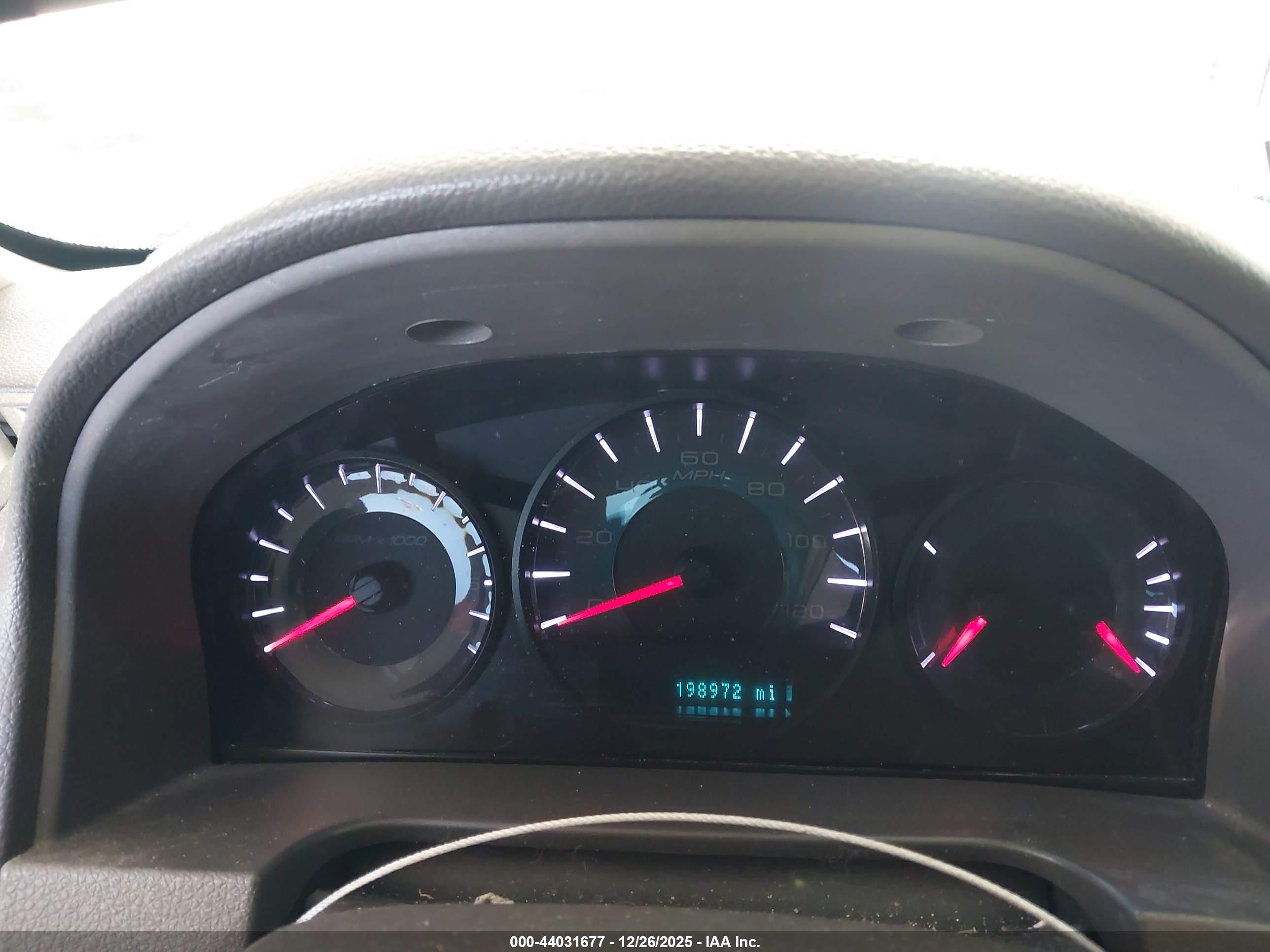 FORD FUSION image 7