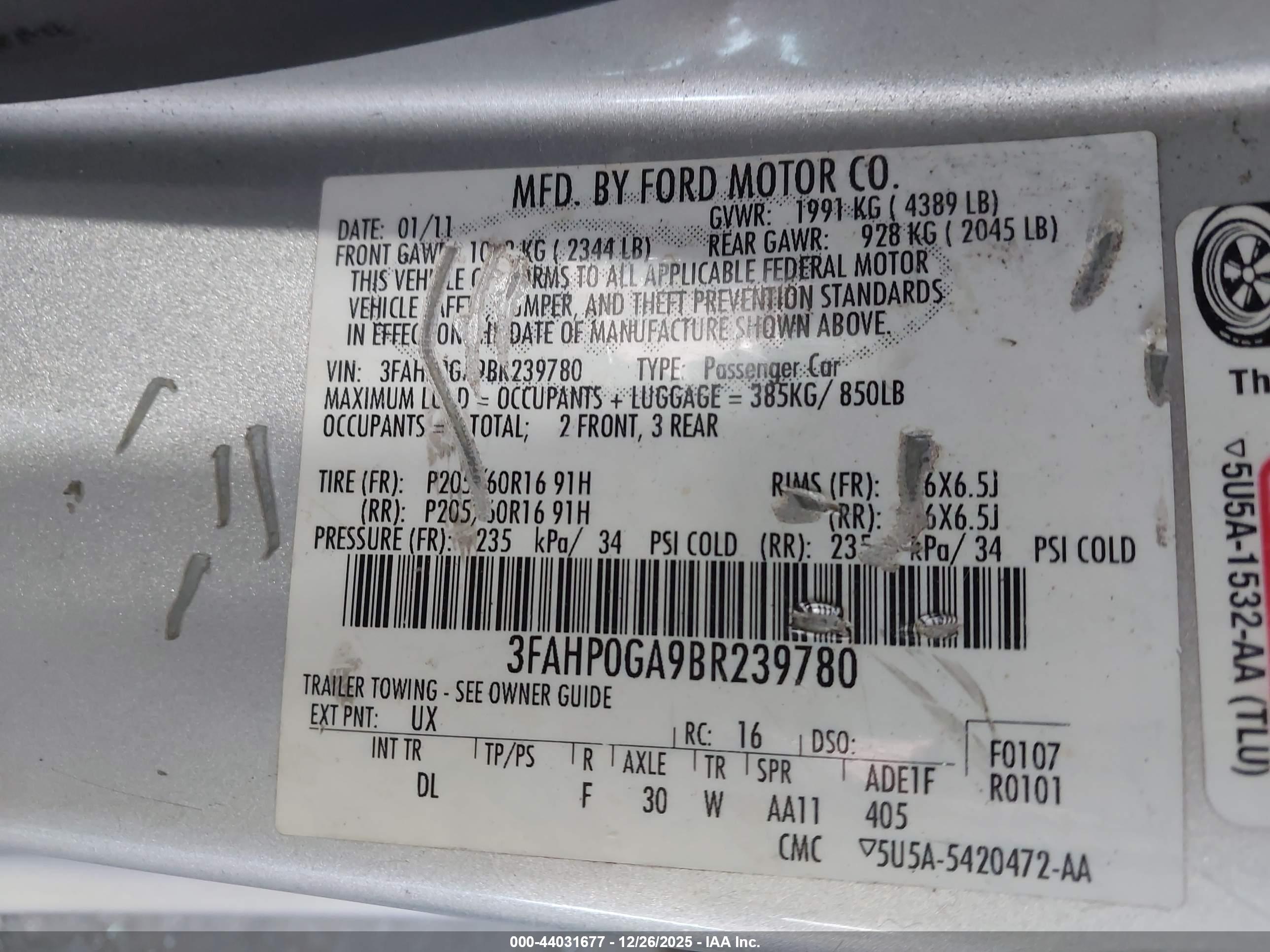 FORD FUSION image 9