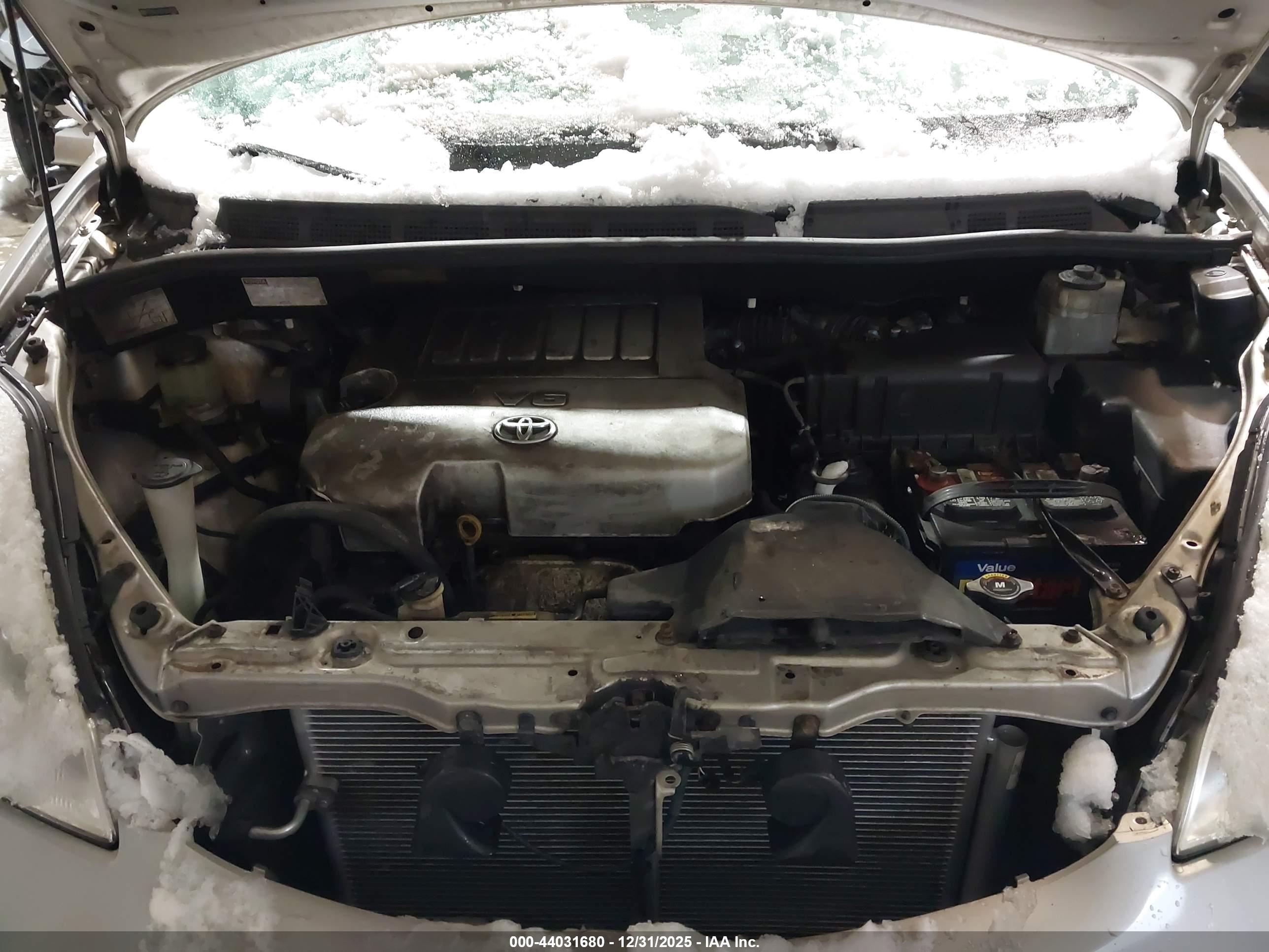 TOYOTA SIENNA image 10