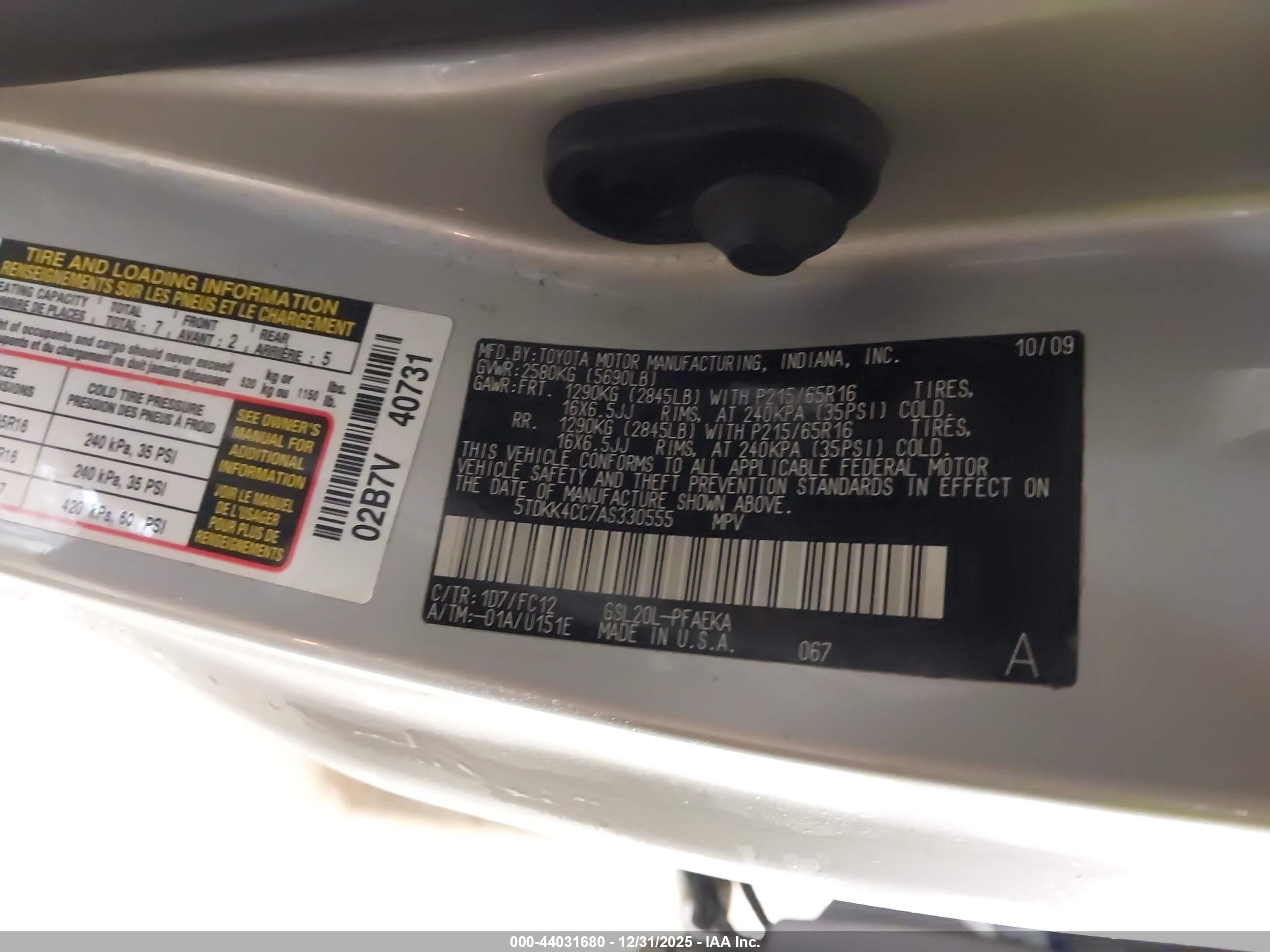 TOYOTA SIENNA image 9