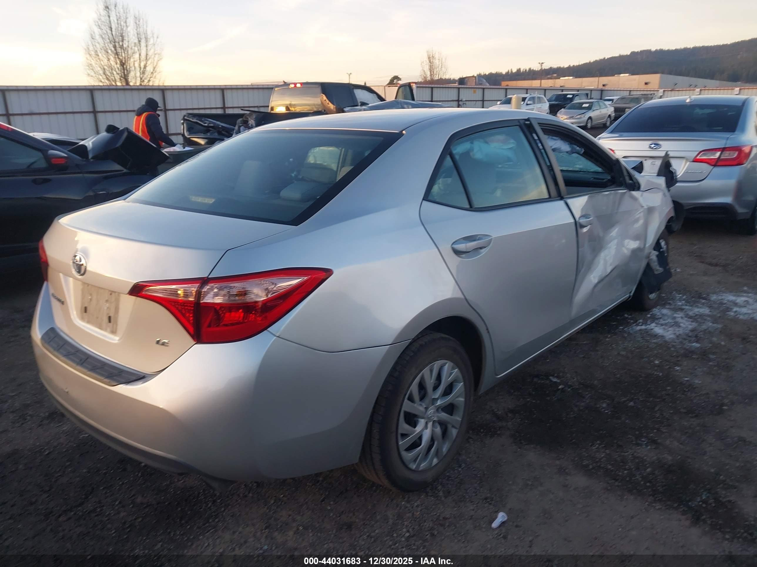 TOYOTA COROLLA image 4