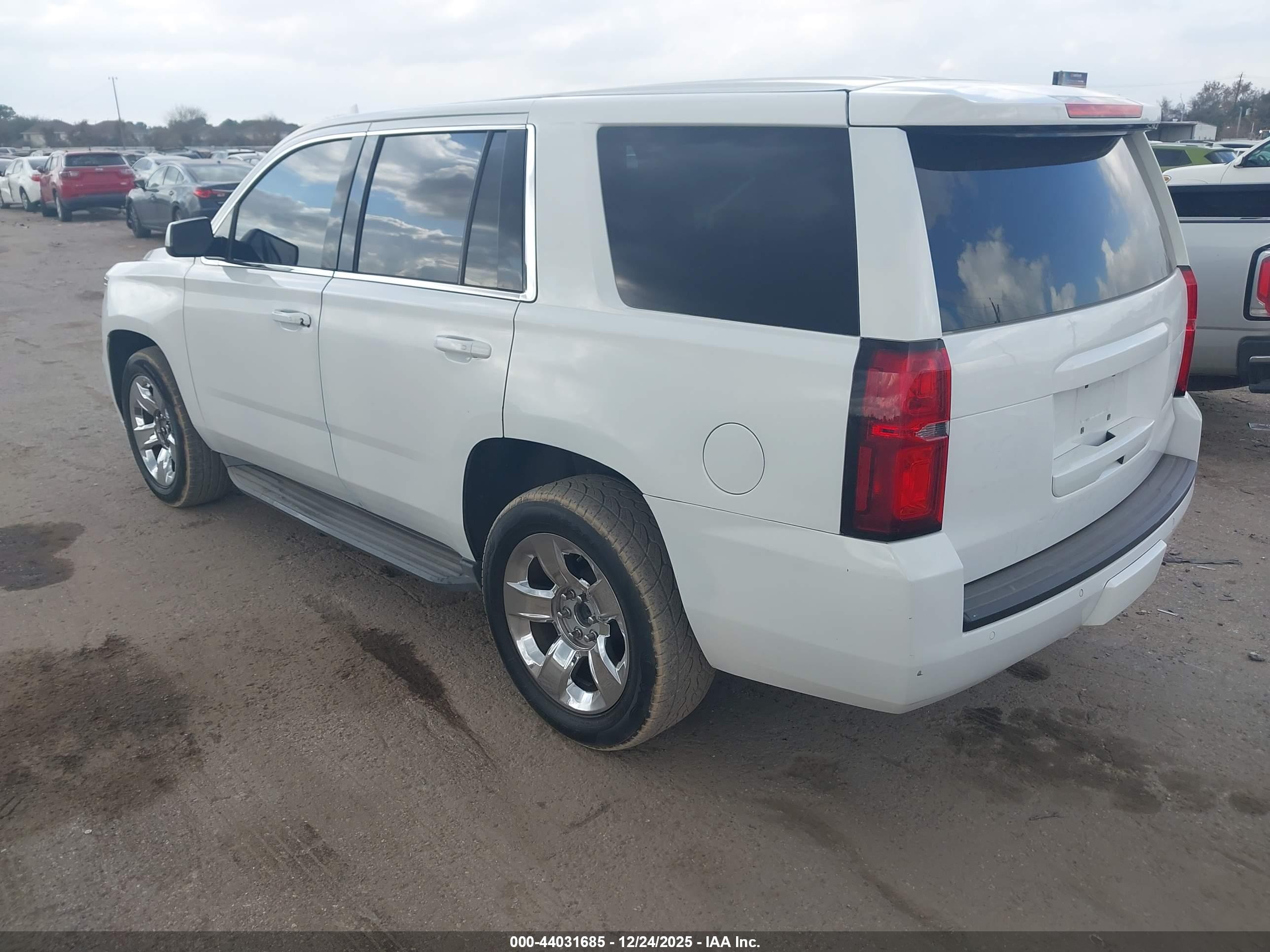 CHEVROLET TAHOE image 3