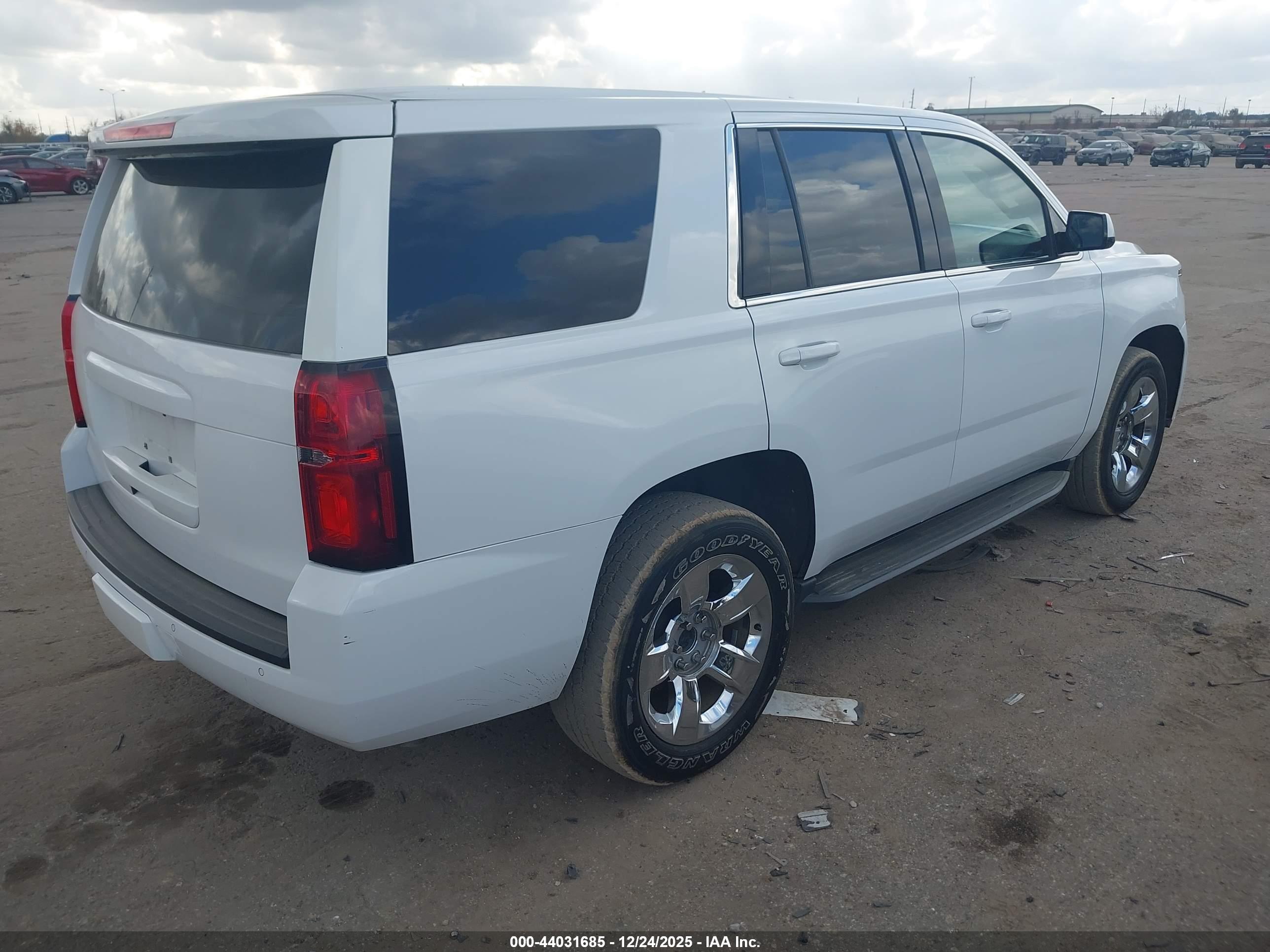 CHEVROLET TAHOE image 4