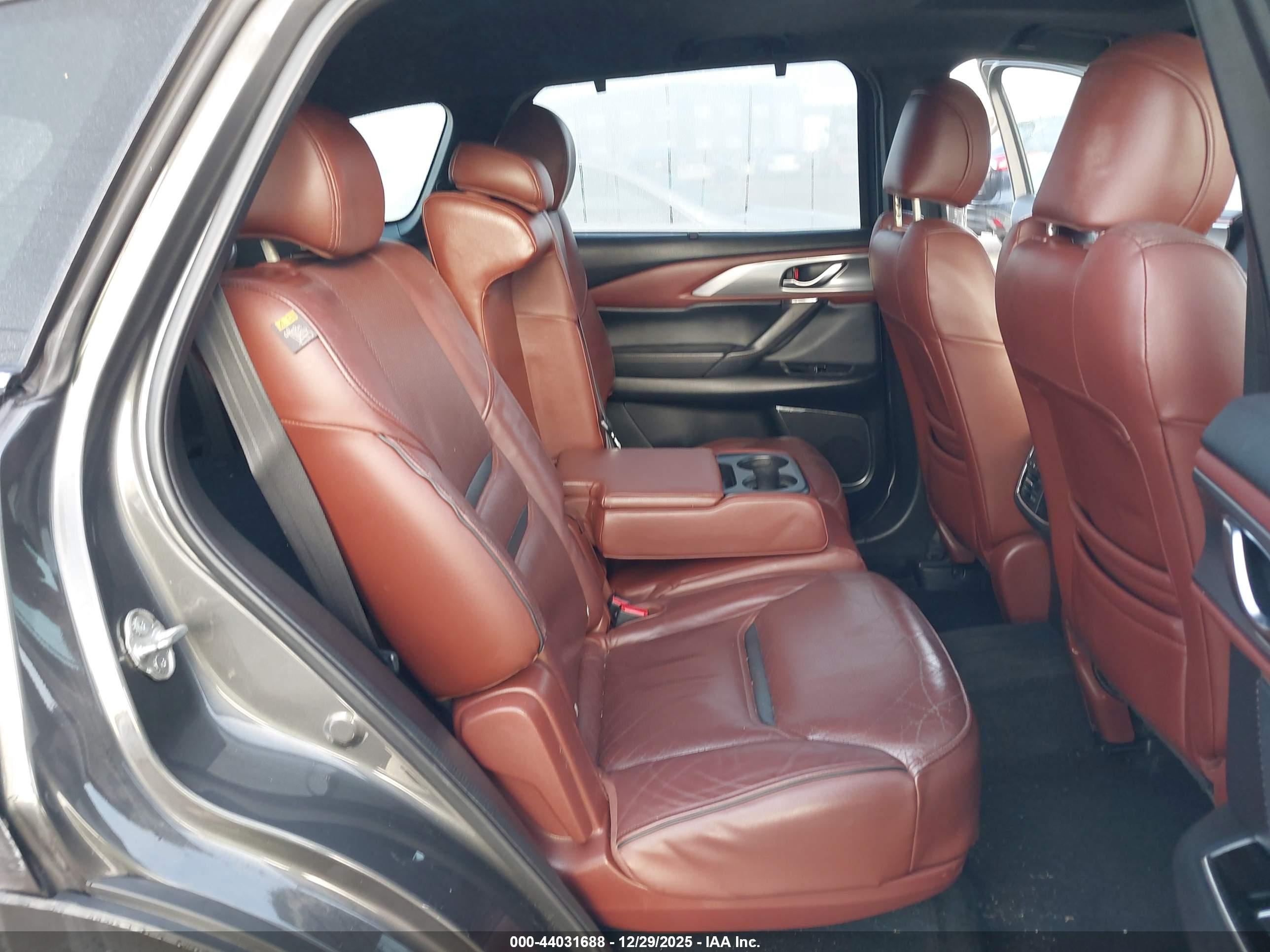 MAZDA CX-9 image 8