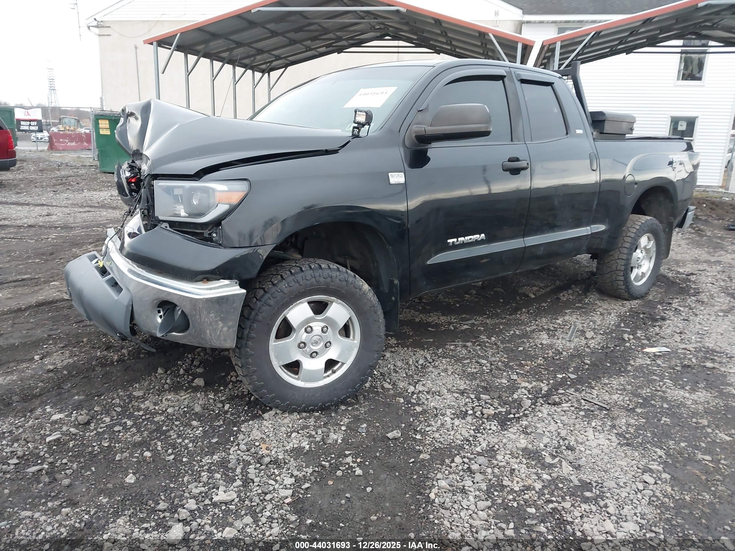 TOYOTA TUNDRA image 2