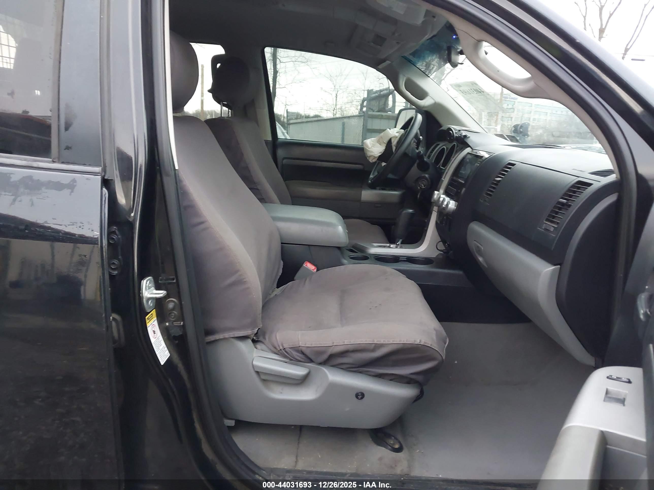 TOYOTA TUNDRA image 5