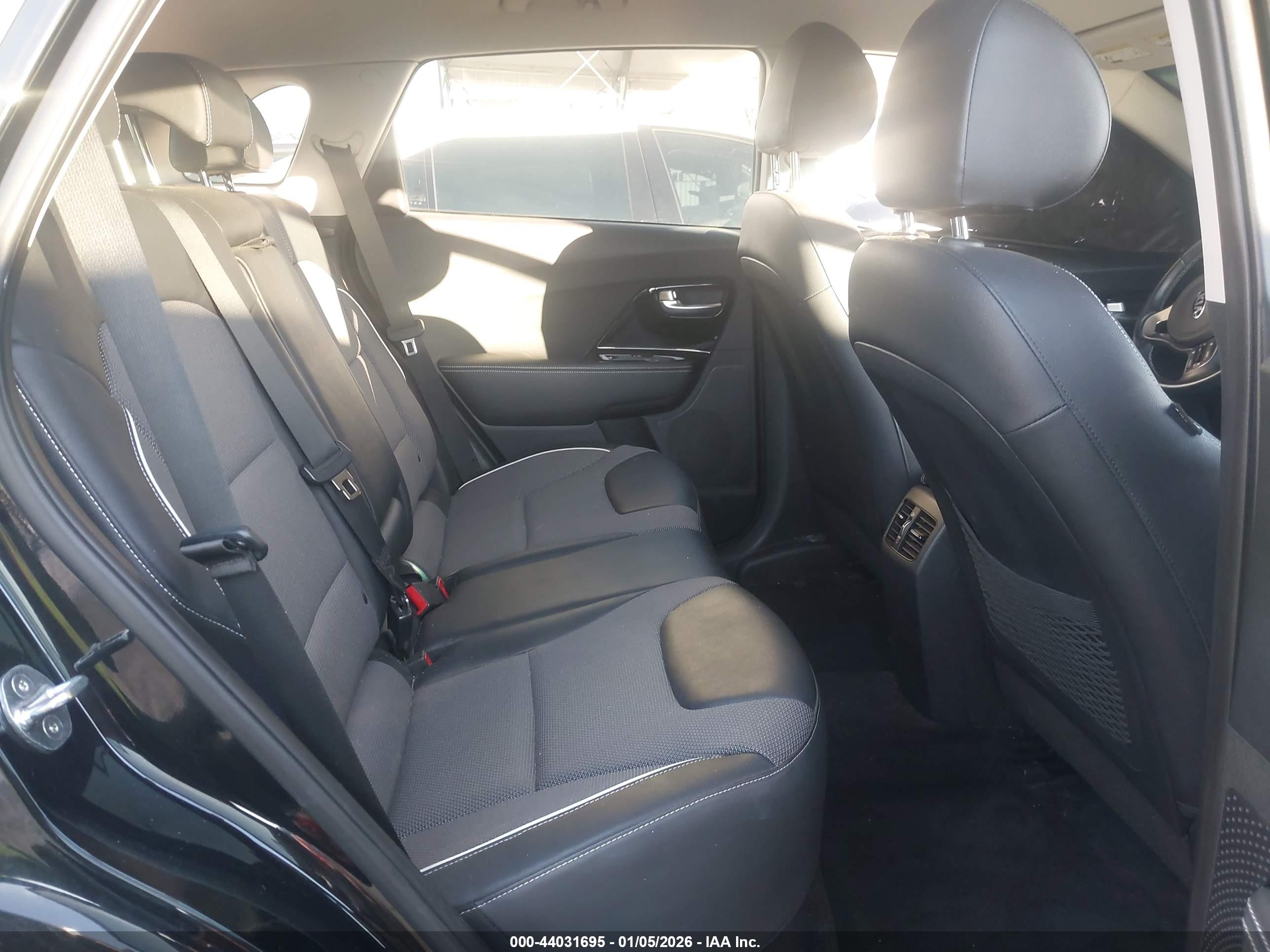 KIA NIRO image 8