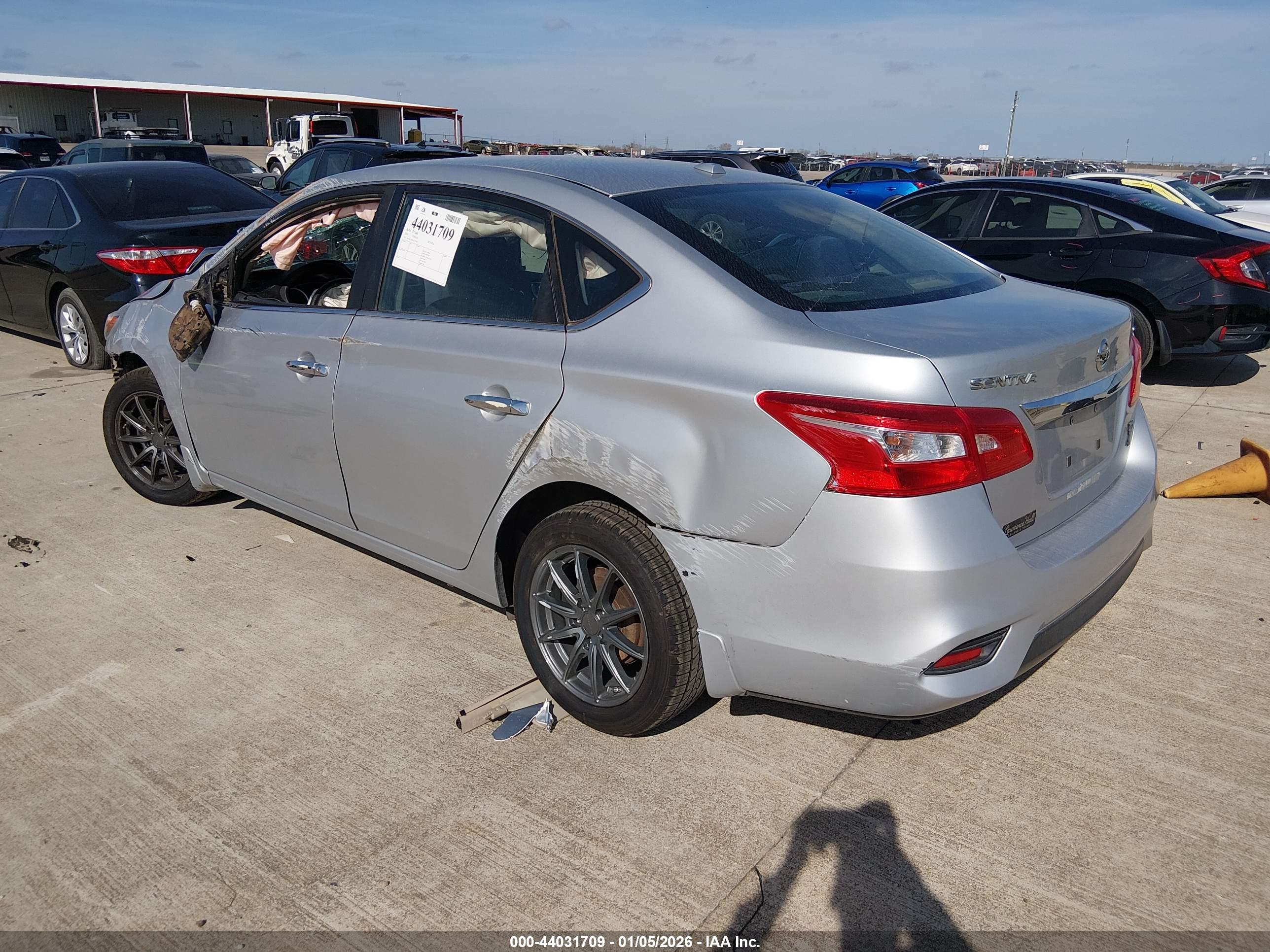 NISSAN SENTRA image 3