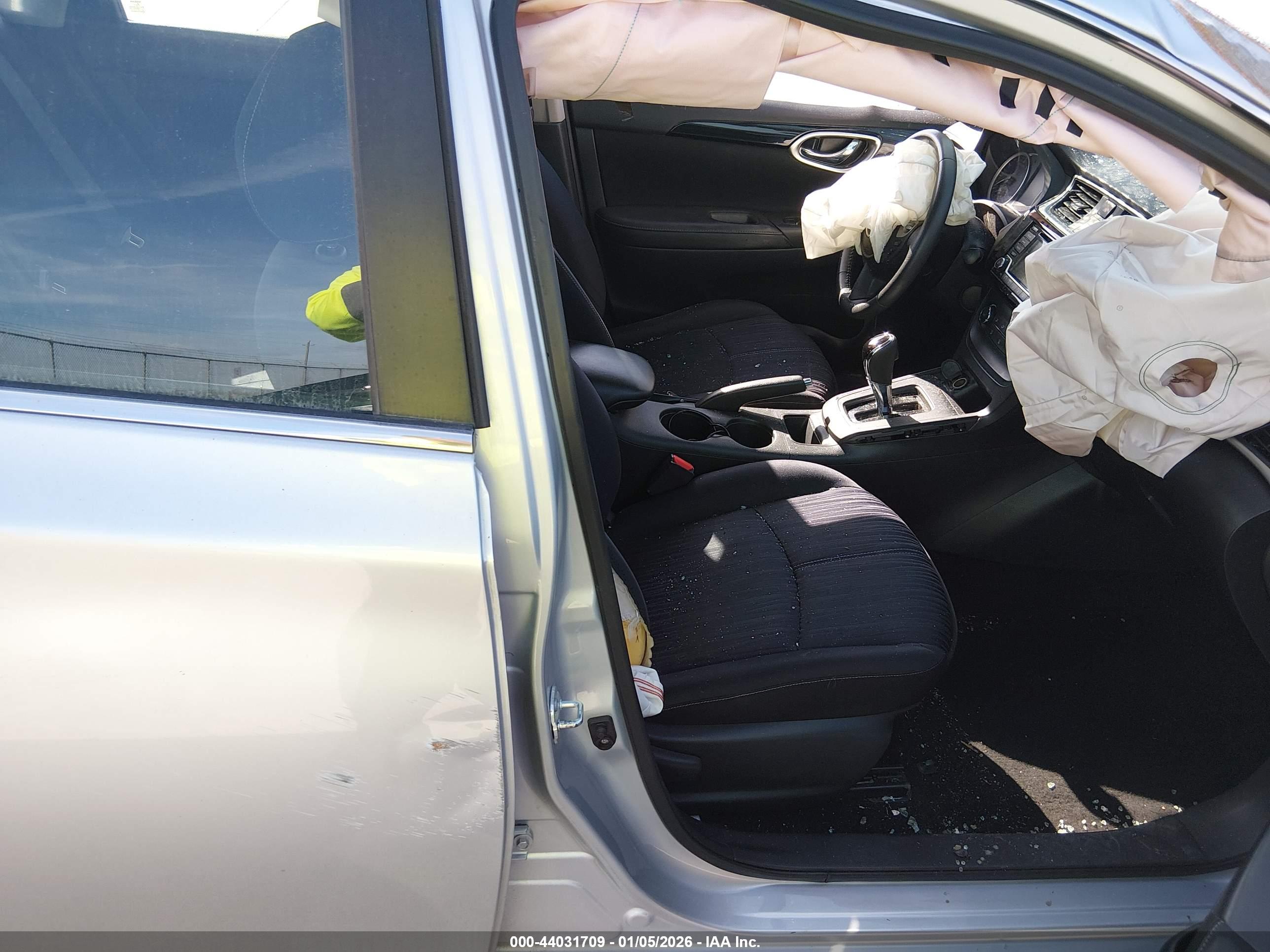 NISSAN SENTRA image 5