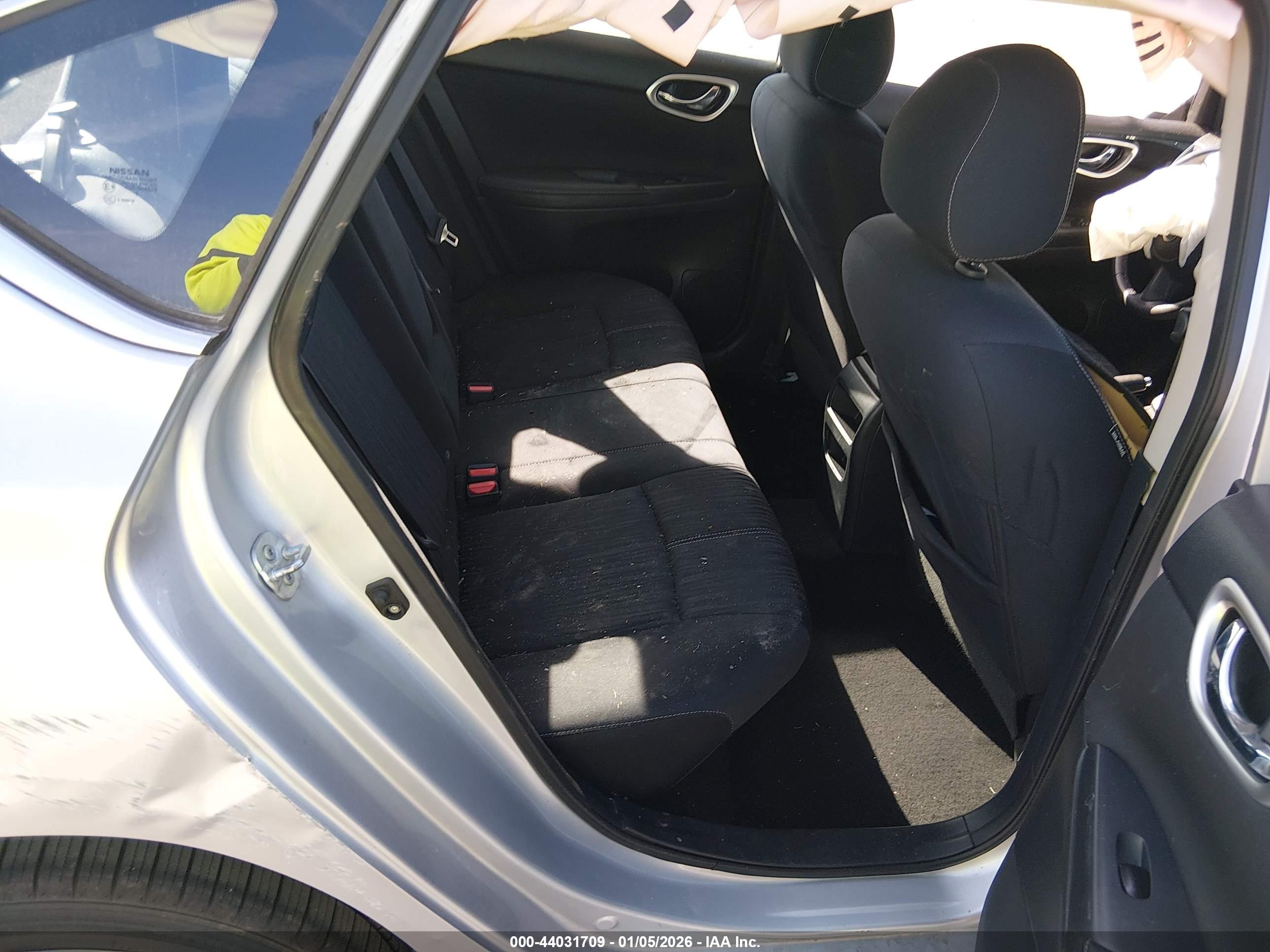 NISSAN SENTRA image 8