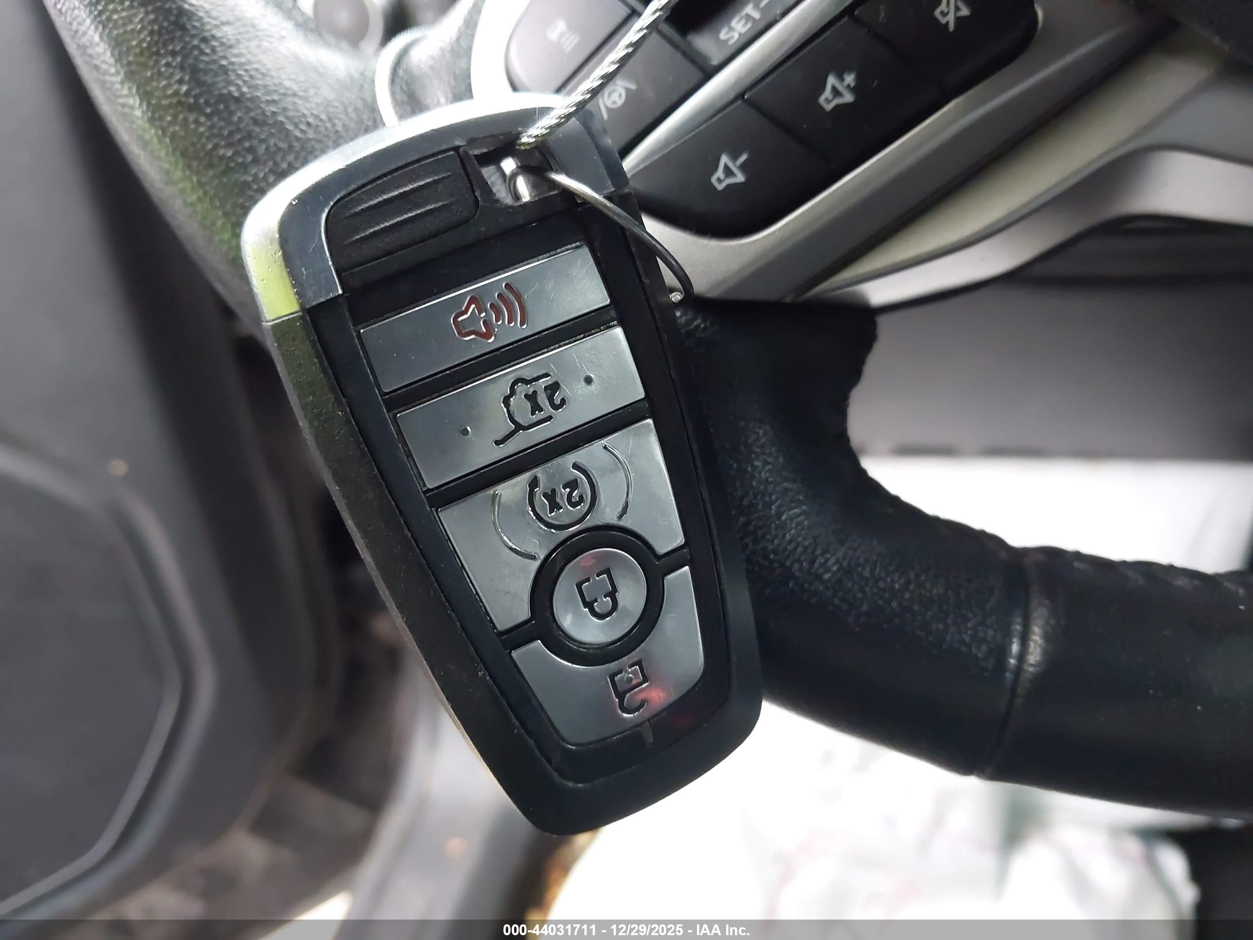 FORD EXPLORER image 11