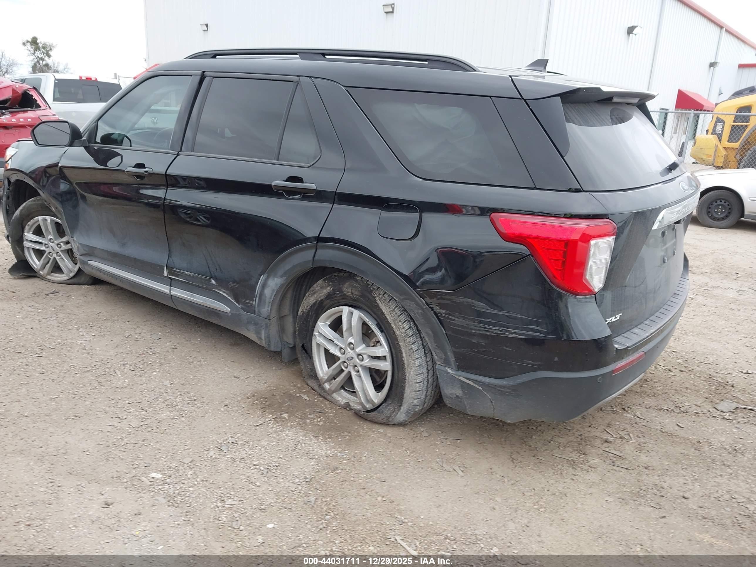 FORD EXPLORER image 3