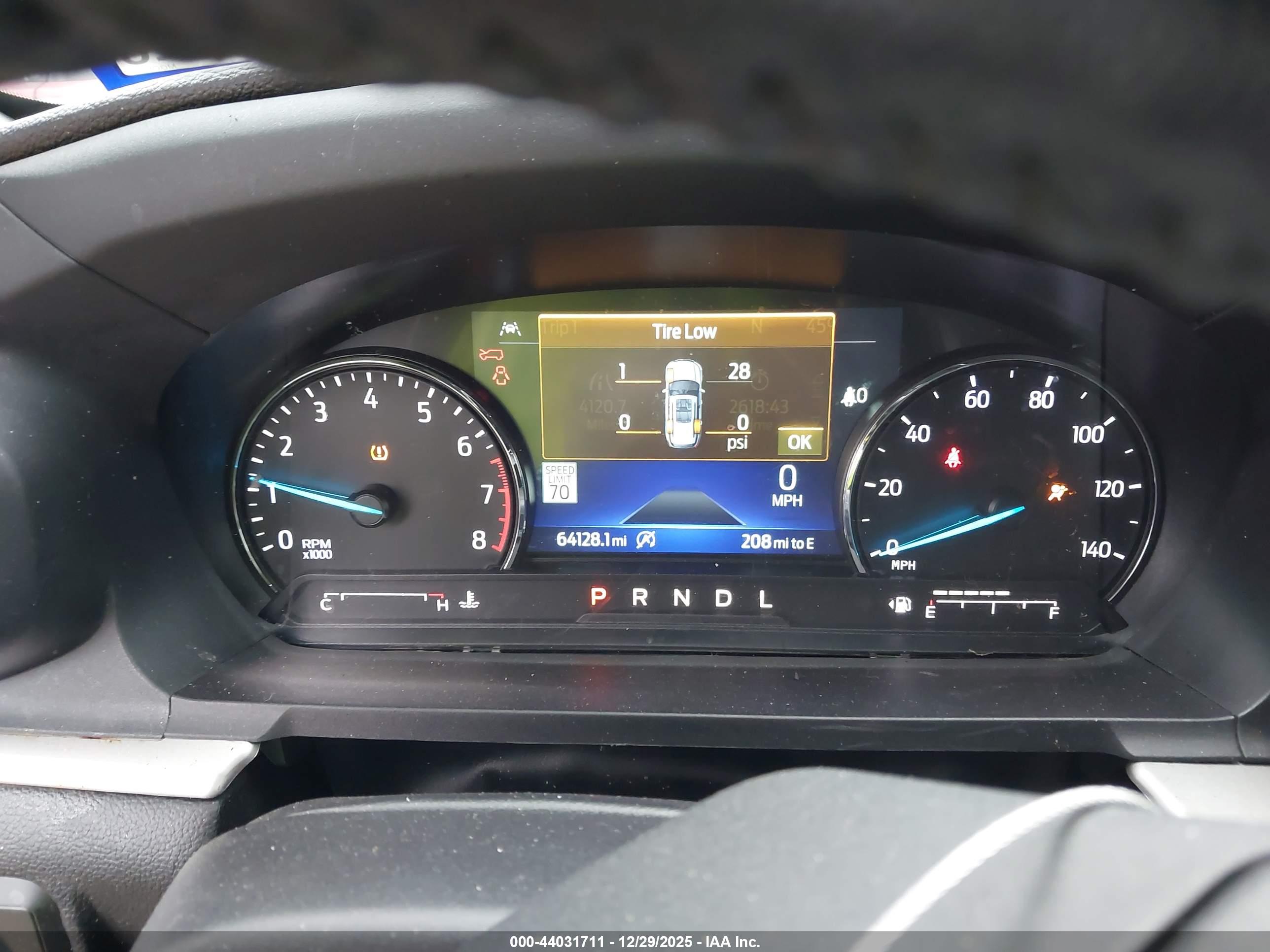 FORD EXPLORER image 7