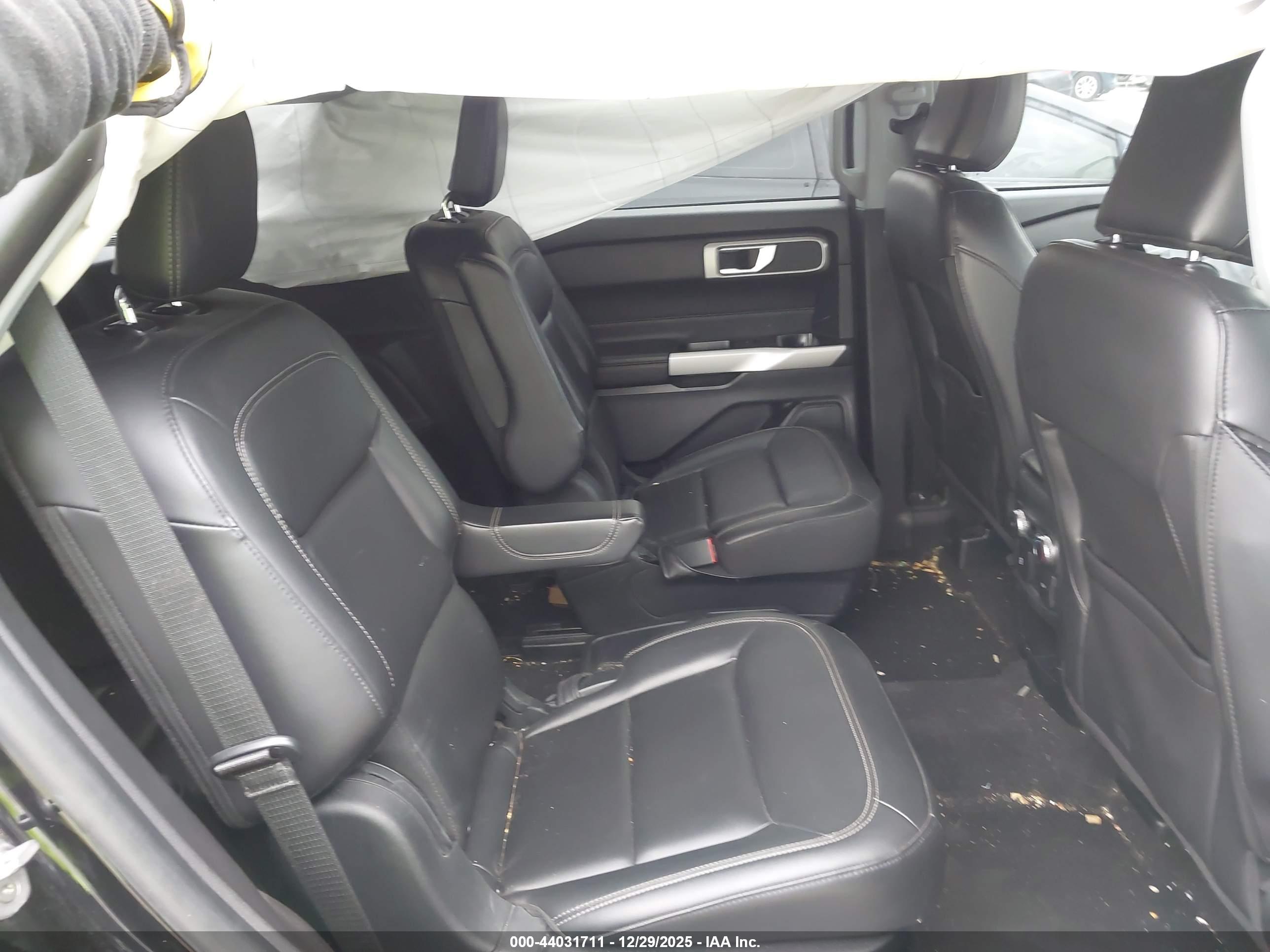 FORD EXPLORER image 8