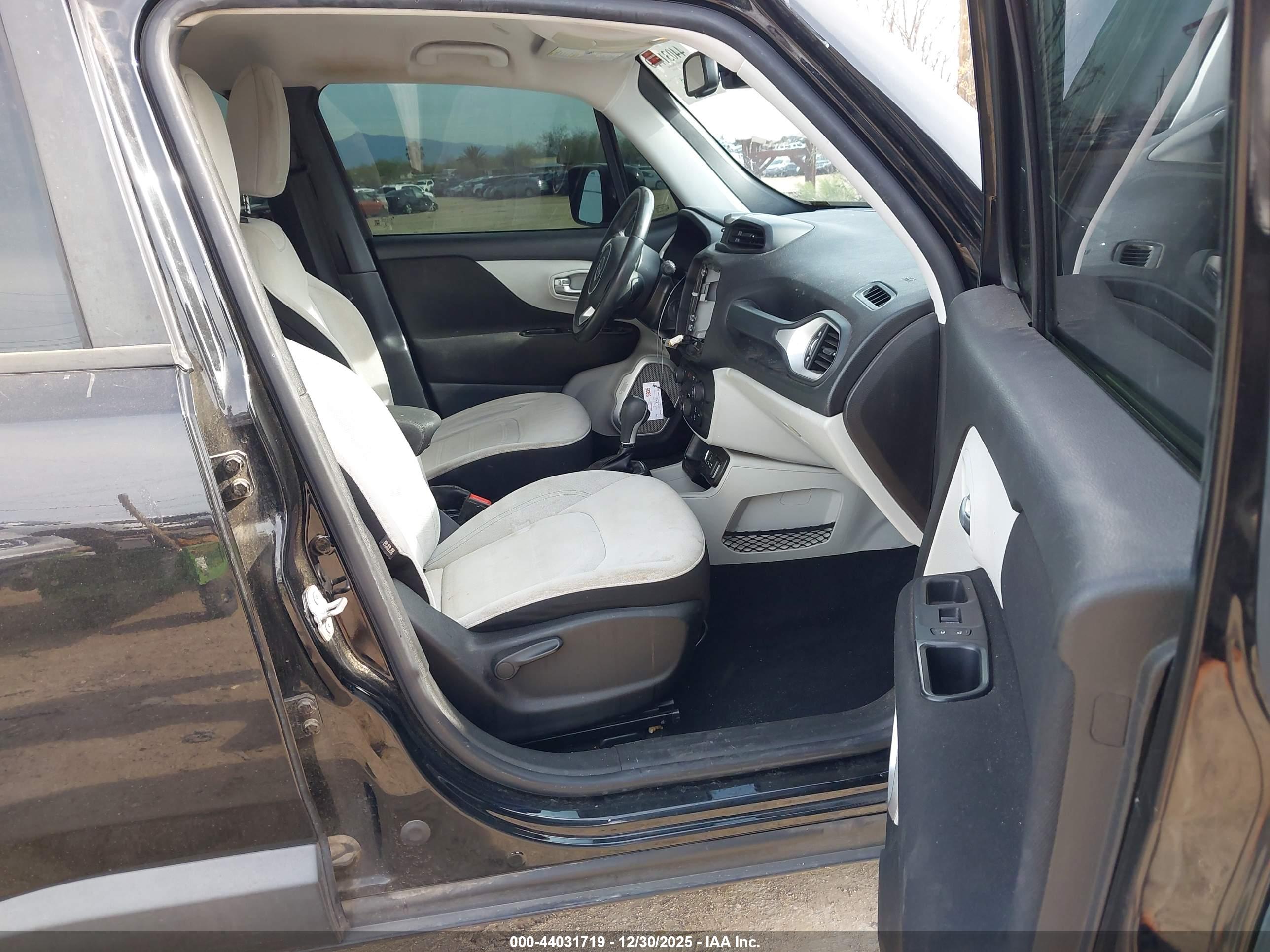 JEEP RENEGADE image 5