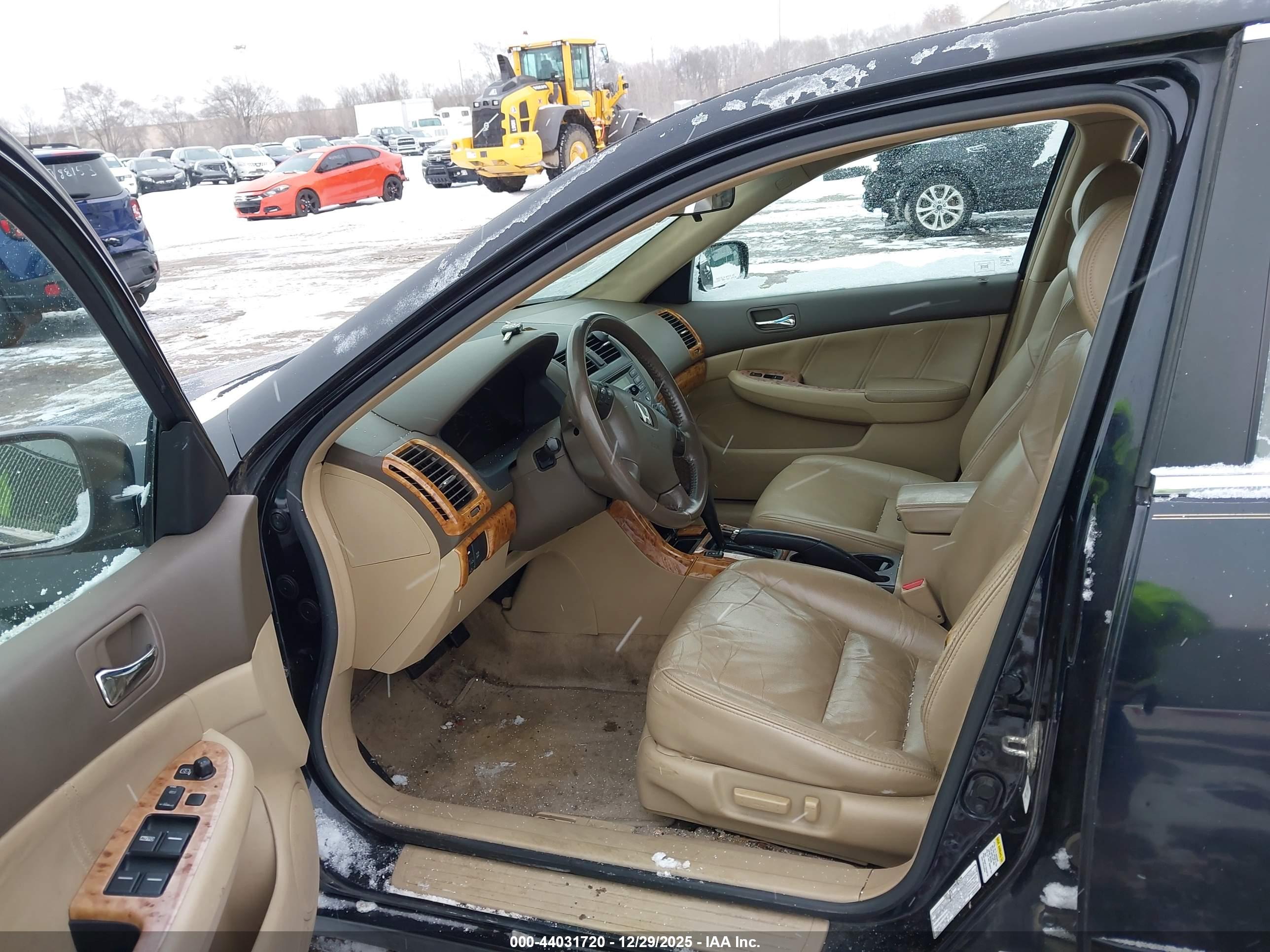 HONDA ACCORD image 5