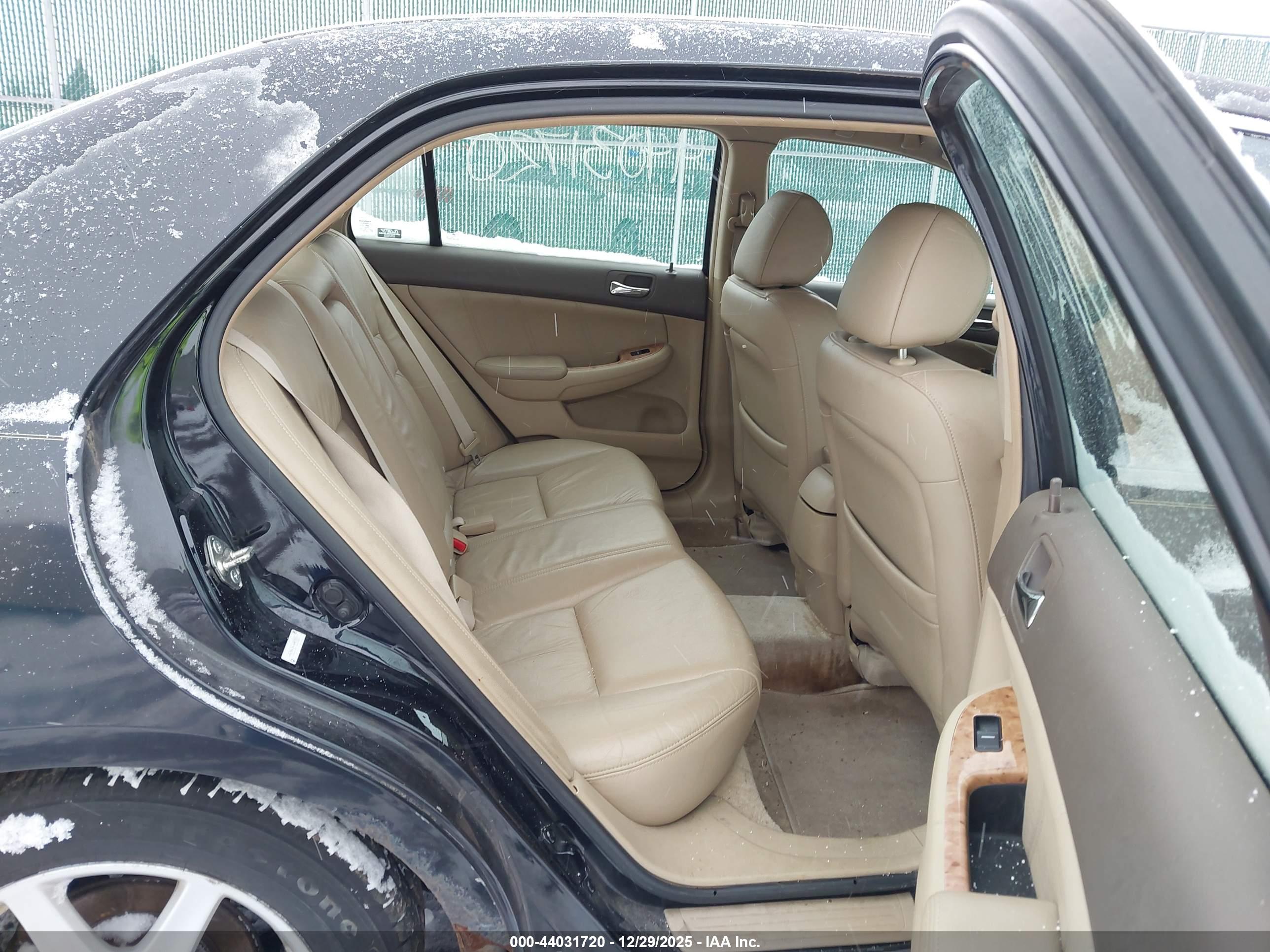 HONDA ACCORD image 8