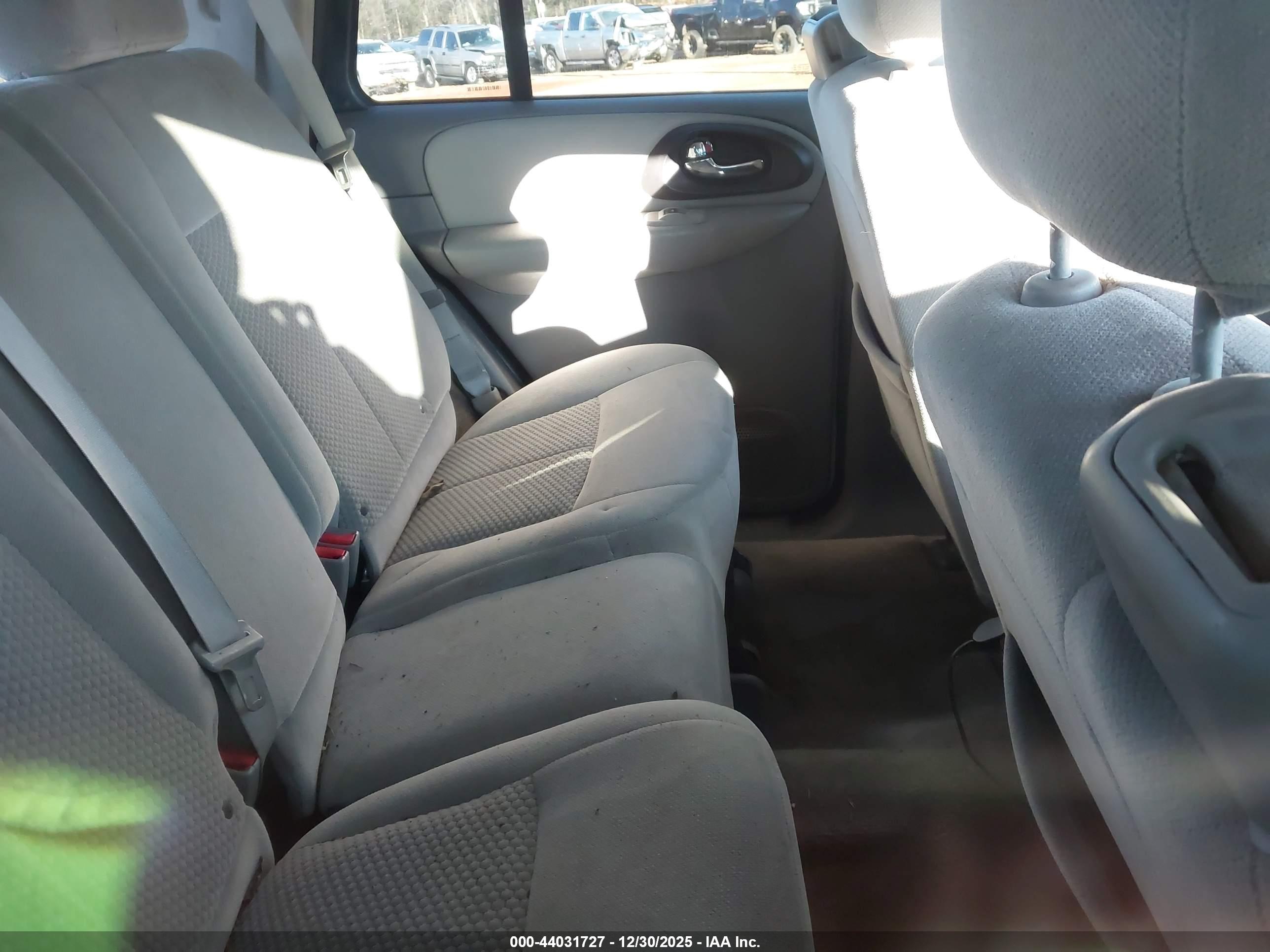 CHEVROLET TRAILBLAZER image 8