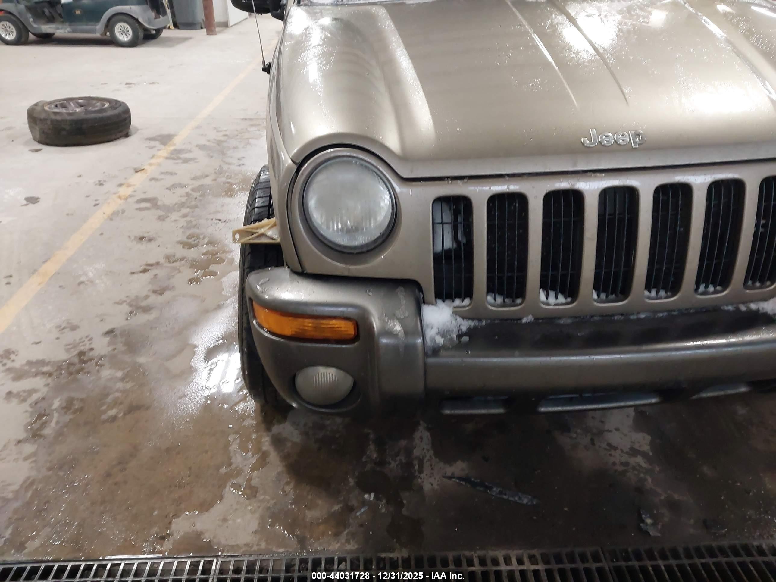 JEEP LIBERTY image 6