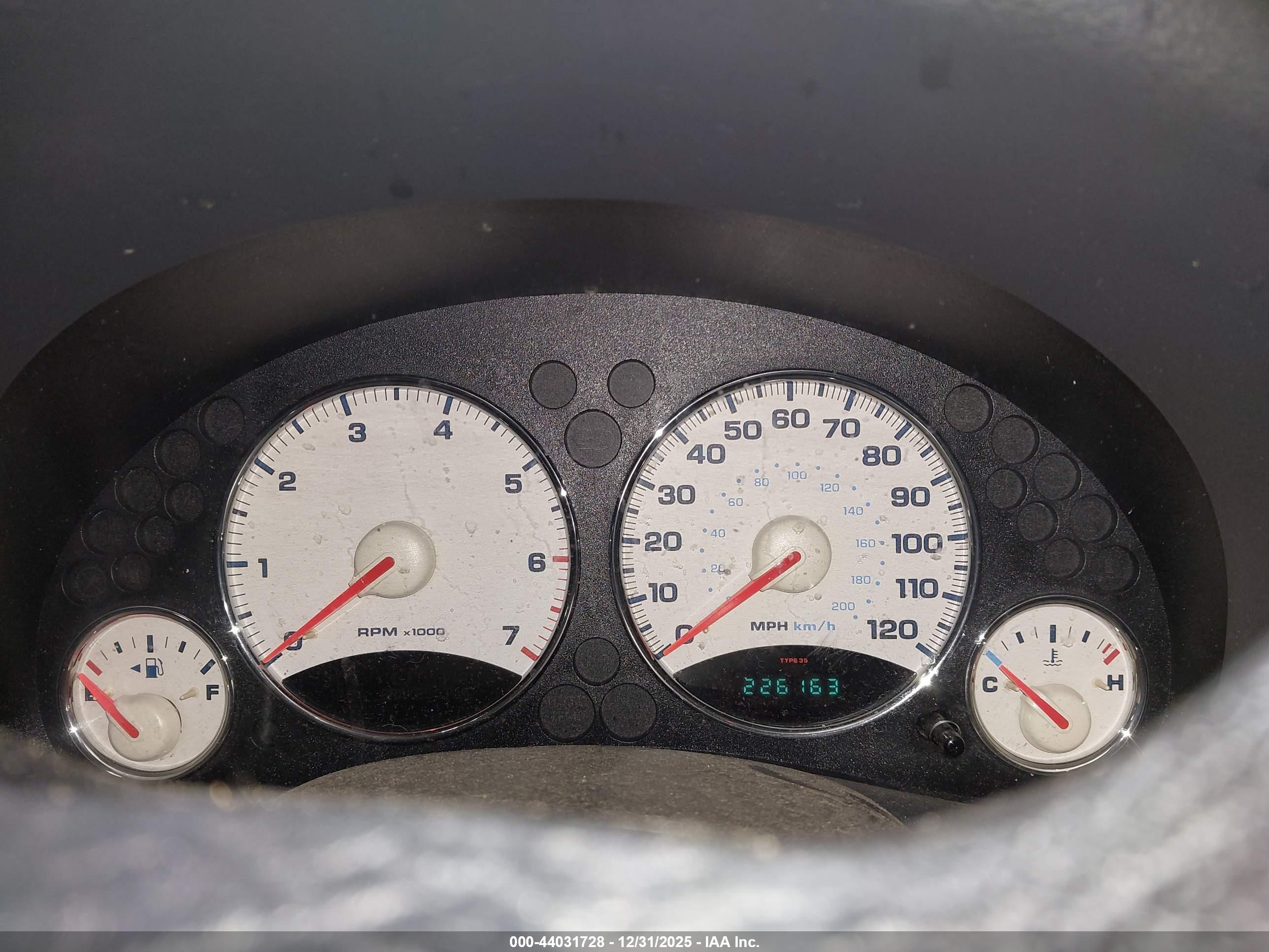 JEEP LIBERTY image 7