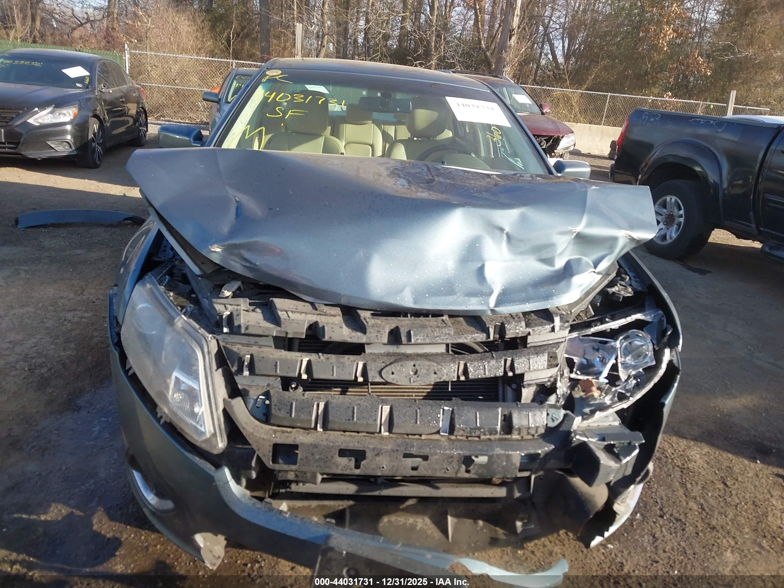 FORD FUSION image 10