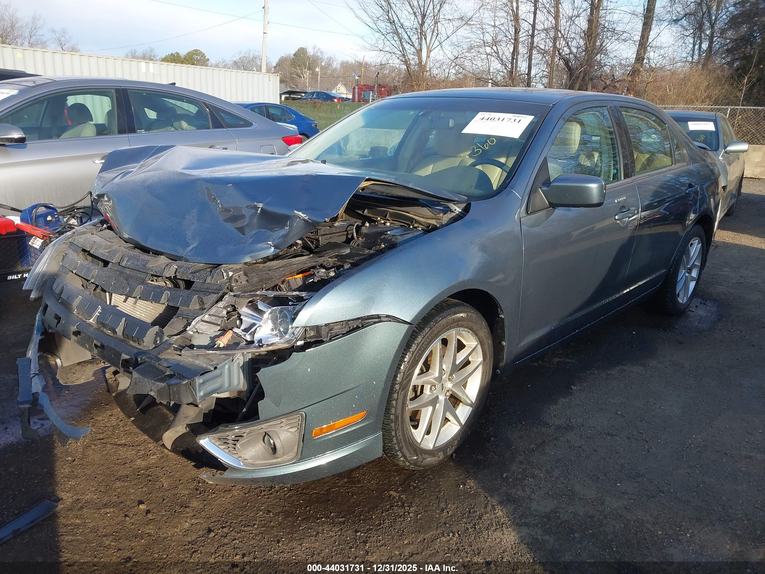 FORD FUSION image 2