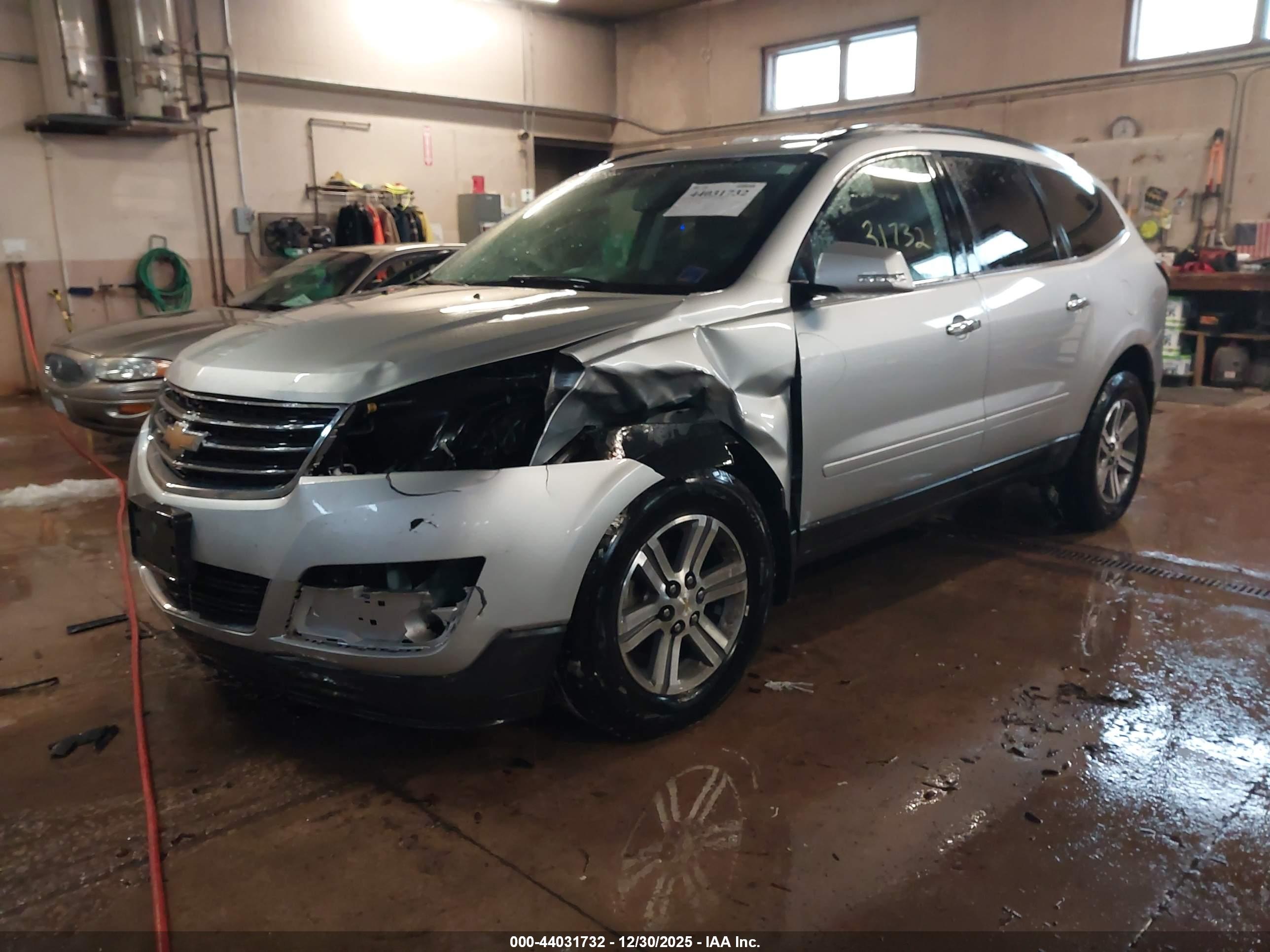 CHEVROLET TRAVERSE image 2