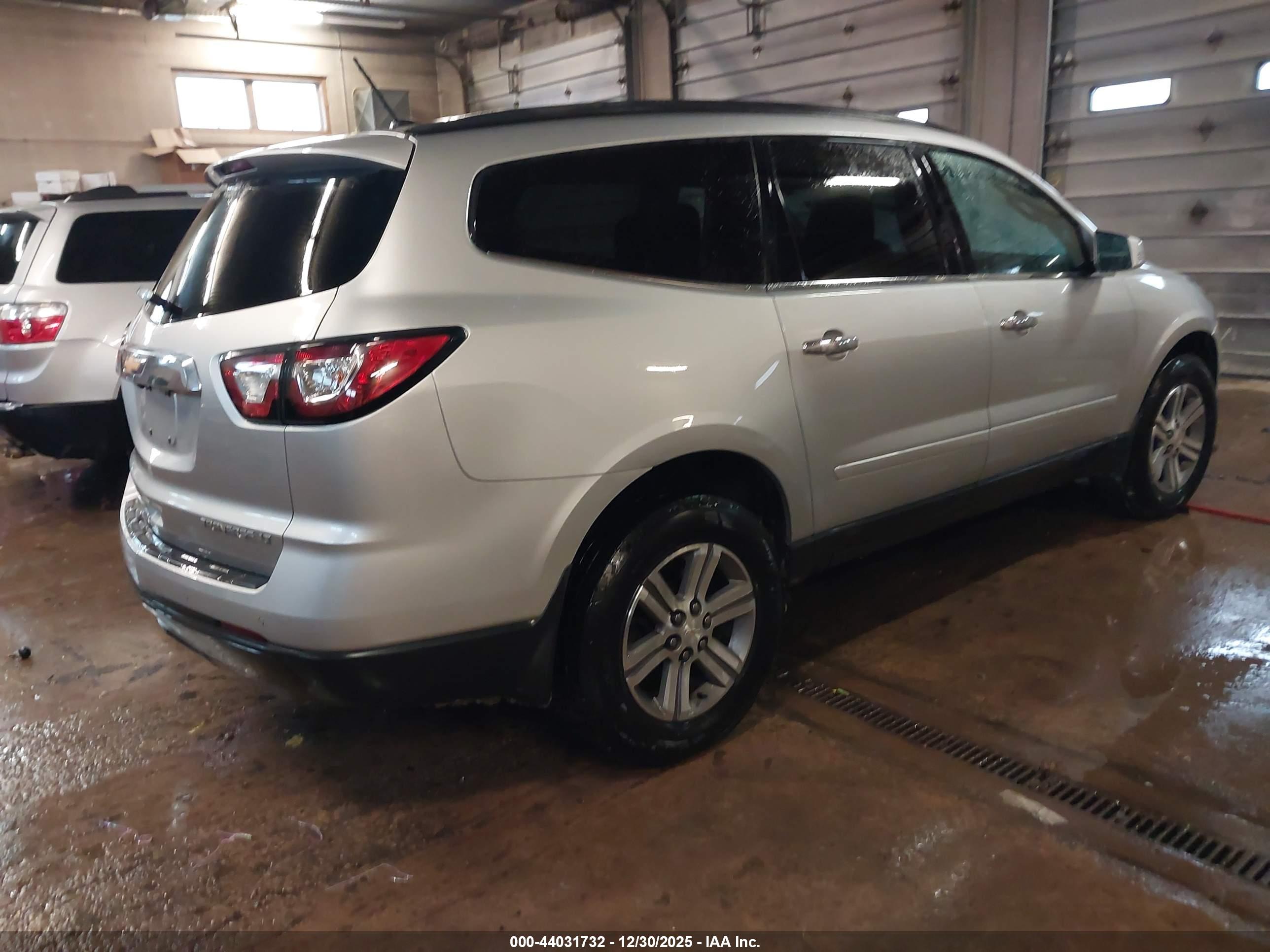 CHEVROLET TRAVERSE image 4