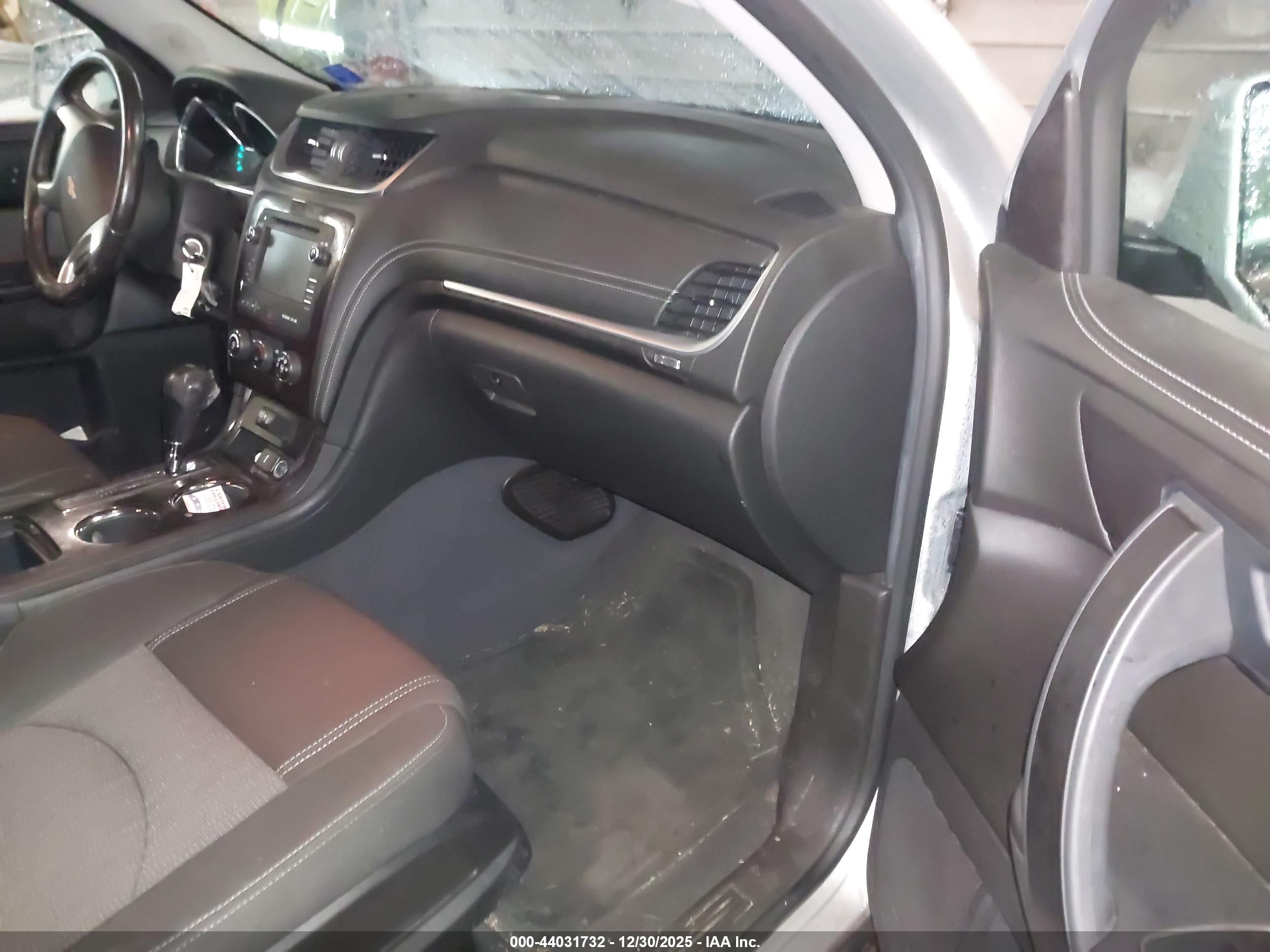 CHEVROLET TRAVERSE image 5