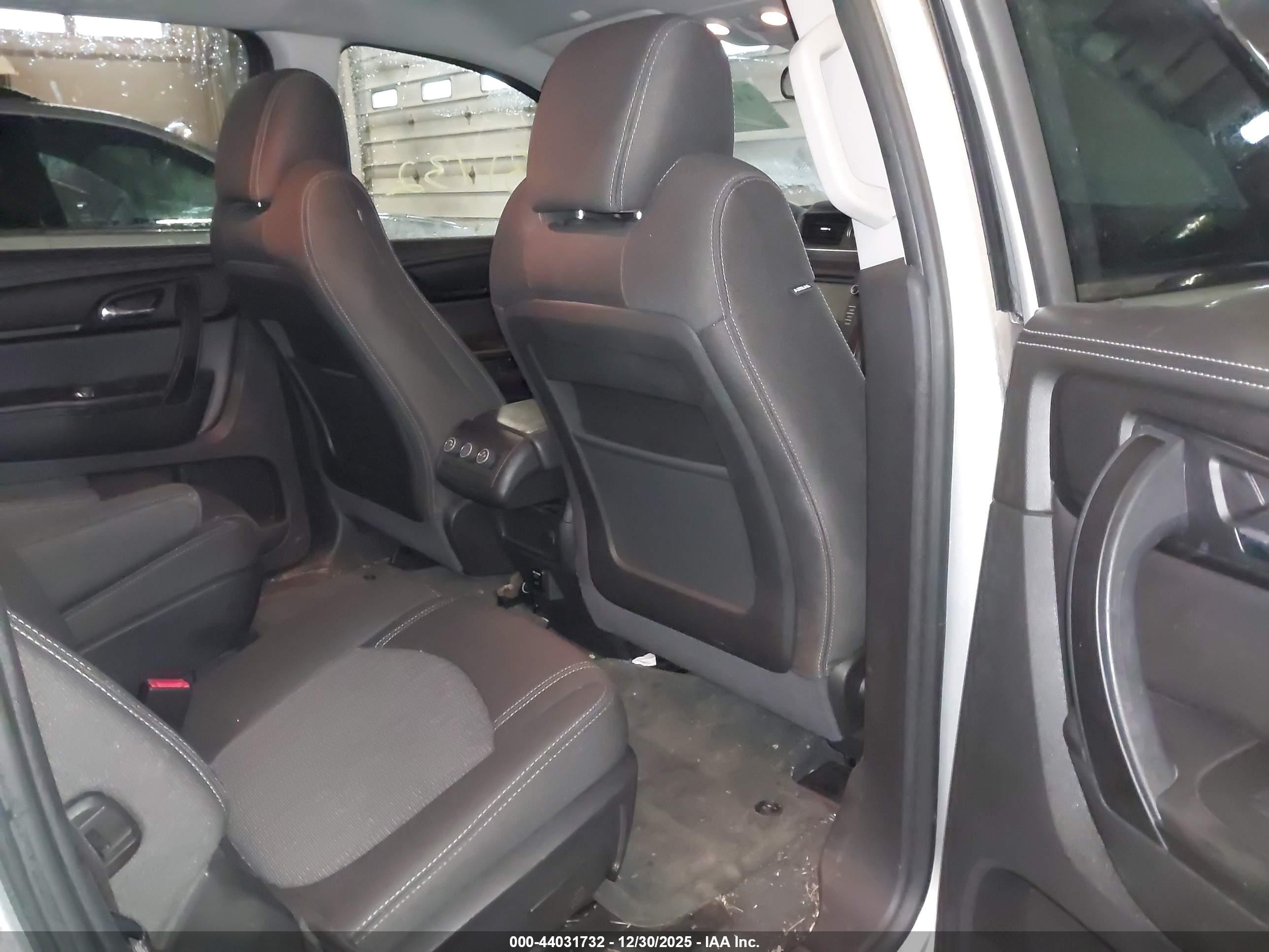 CHEVROLET TRAVERSE image 8